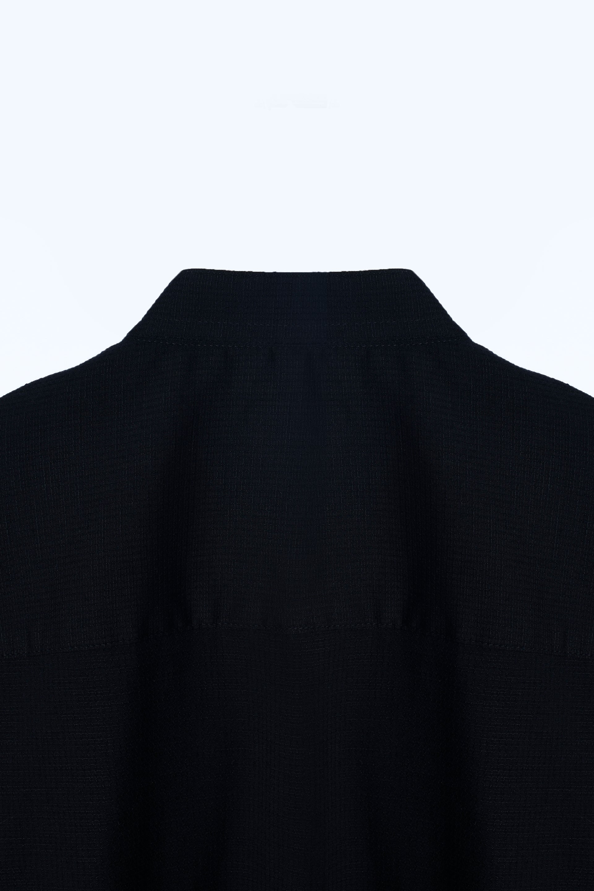 EASY IRON TEXTURED MANDARIN SHIRT IN BLACK