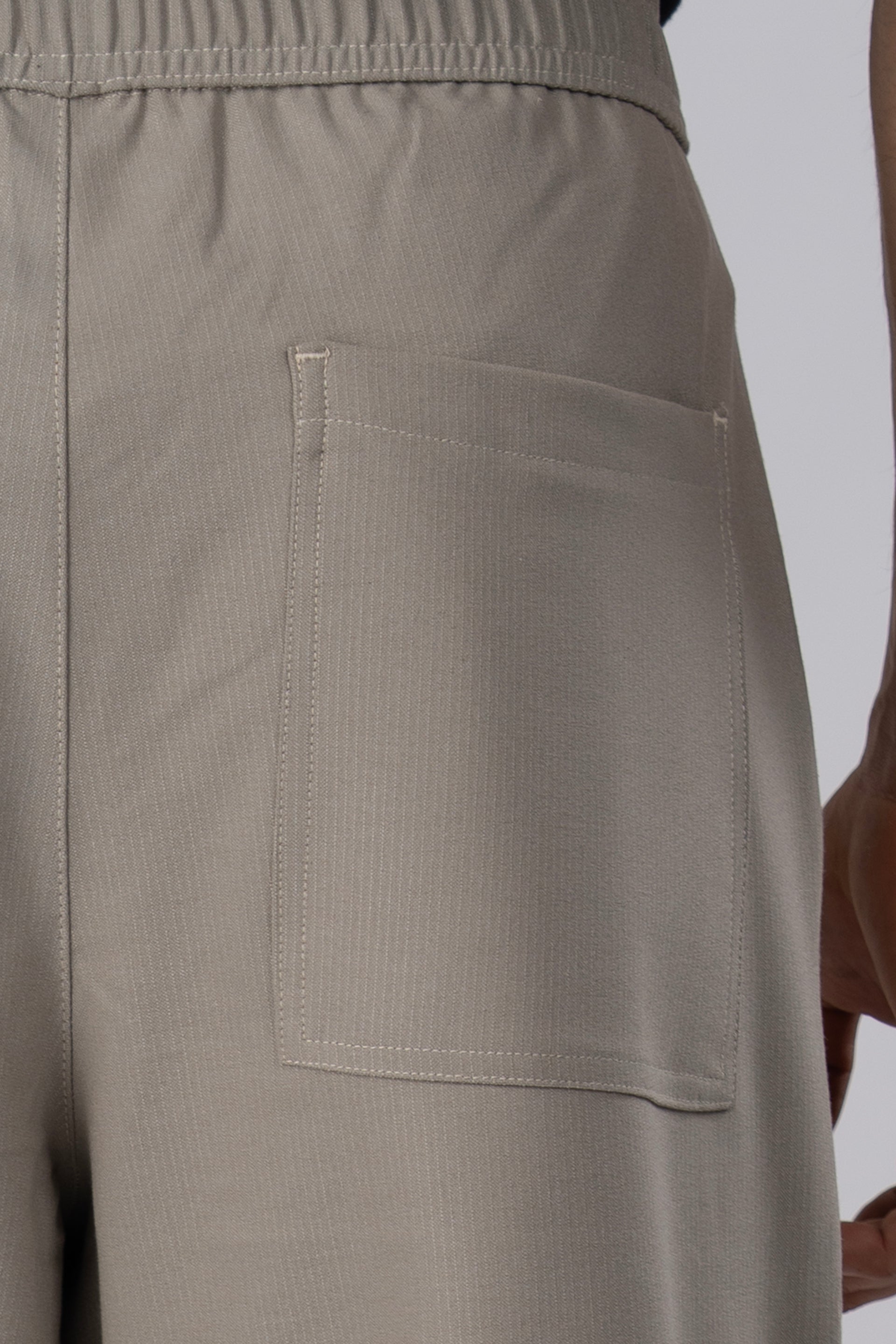 Easy Iron Flexiwaist Relaxed Trouser In Beige