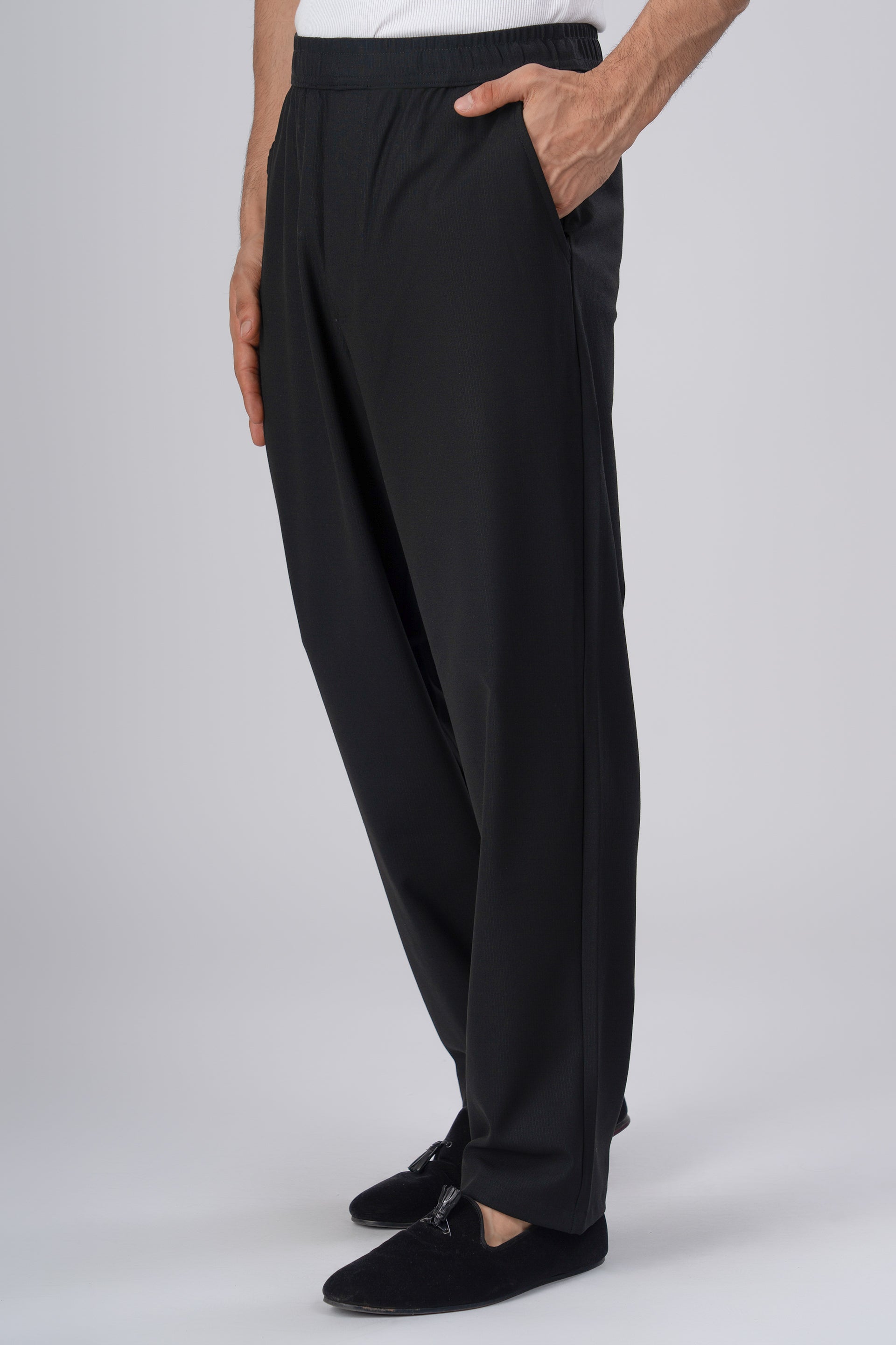 Easy Iron Flexiwaist Relaxed Trouser In Black