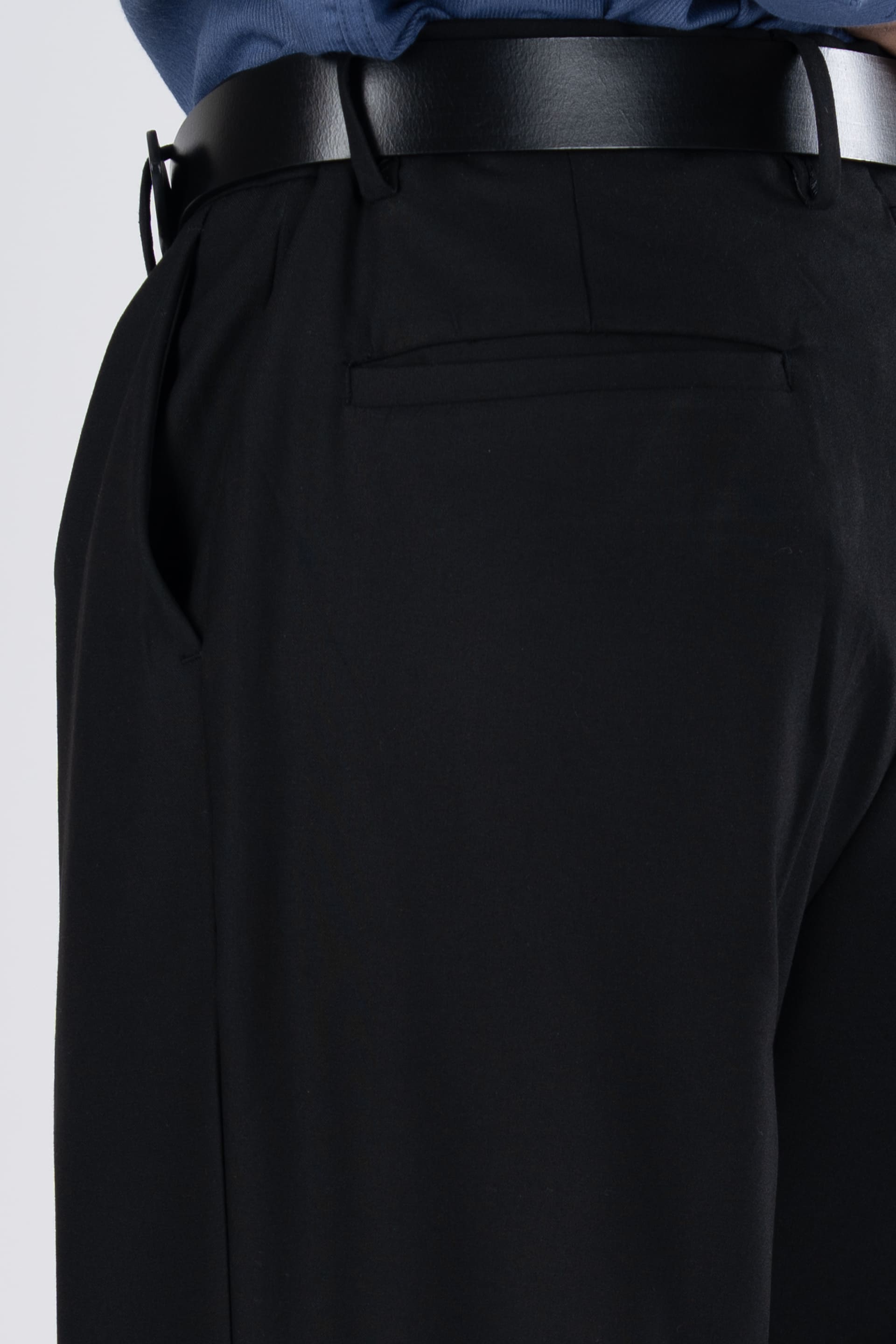 Classic Easy Iron Relaxed Trousers In Black