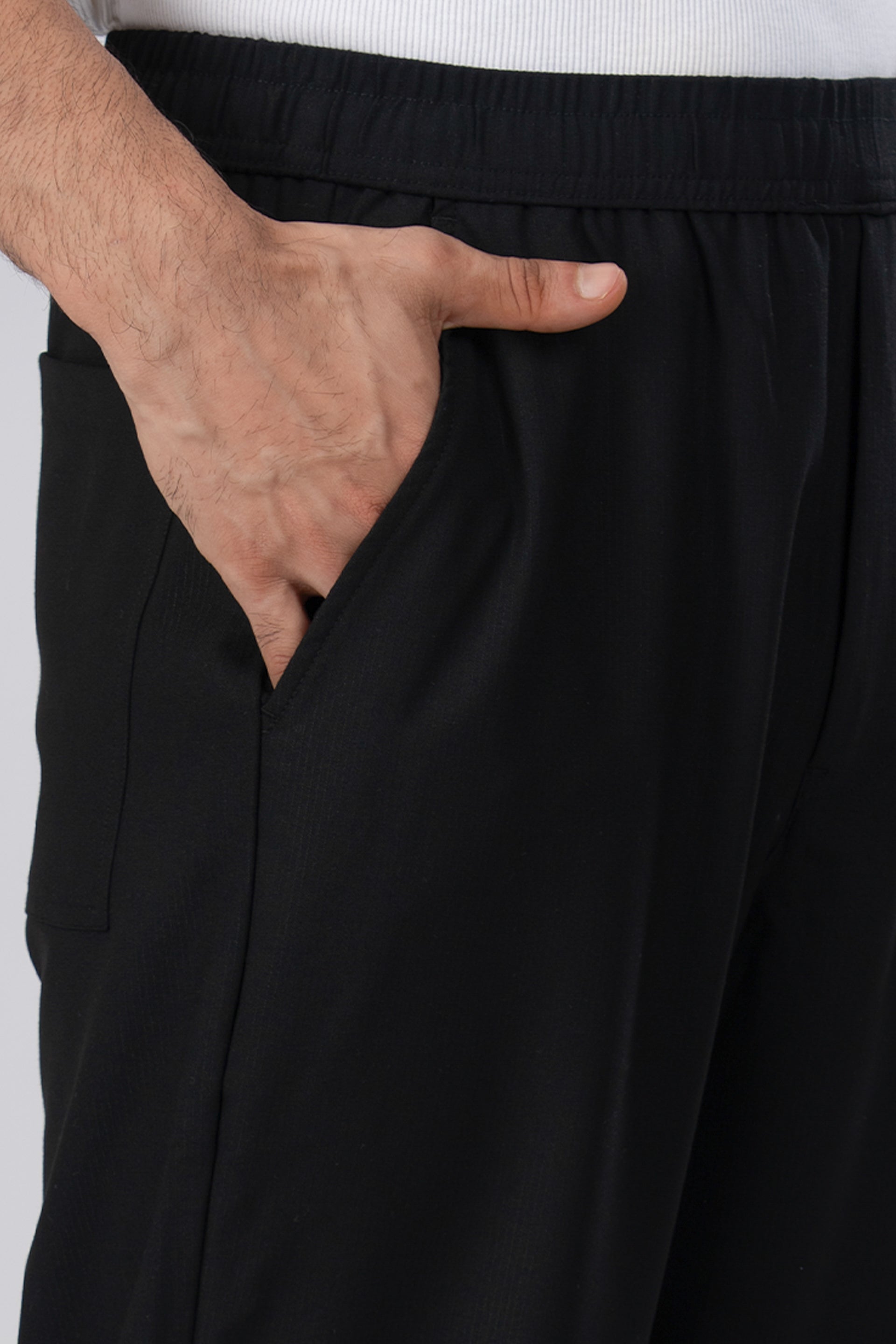 Easy Iron Flexiwaist Relaxed Trouser In Black