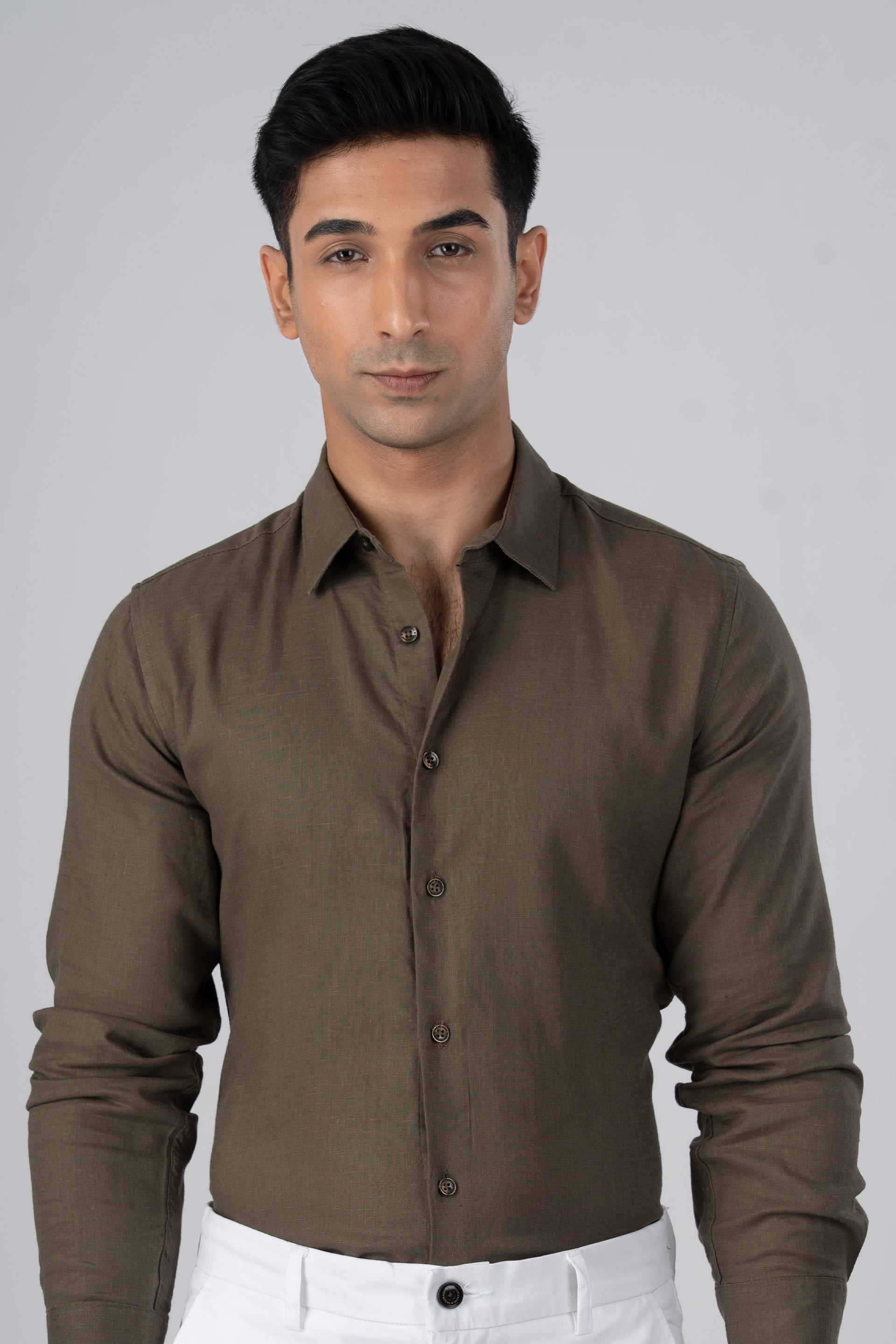 Men's premium lyocell linen shirt in olive – versatile, lightweight, timeless everyday essential | Tailoraedge