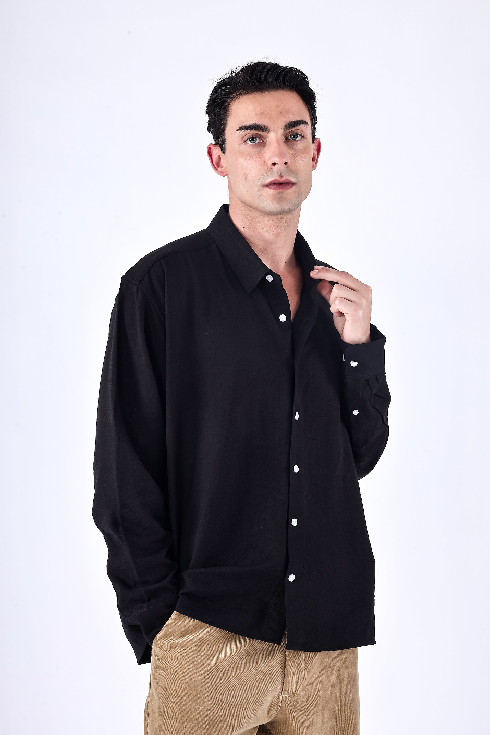 Men's Relaxed Drape Shirt in Black – soft drape, relaxed fit, lightweight everyday essential | Tailoraedge