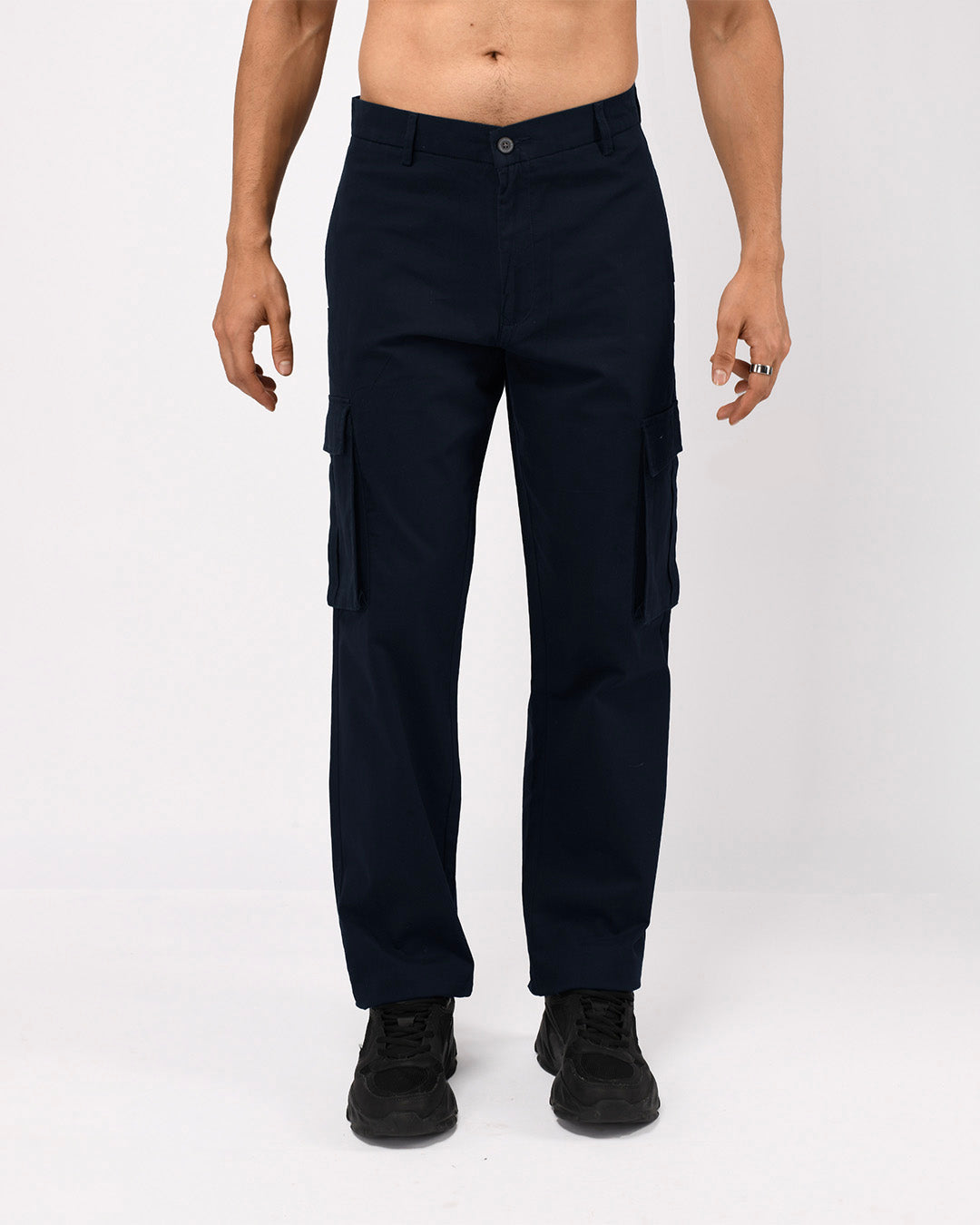 How to Style Relaxed Cargo Pants with Shirts and T-Shirts