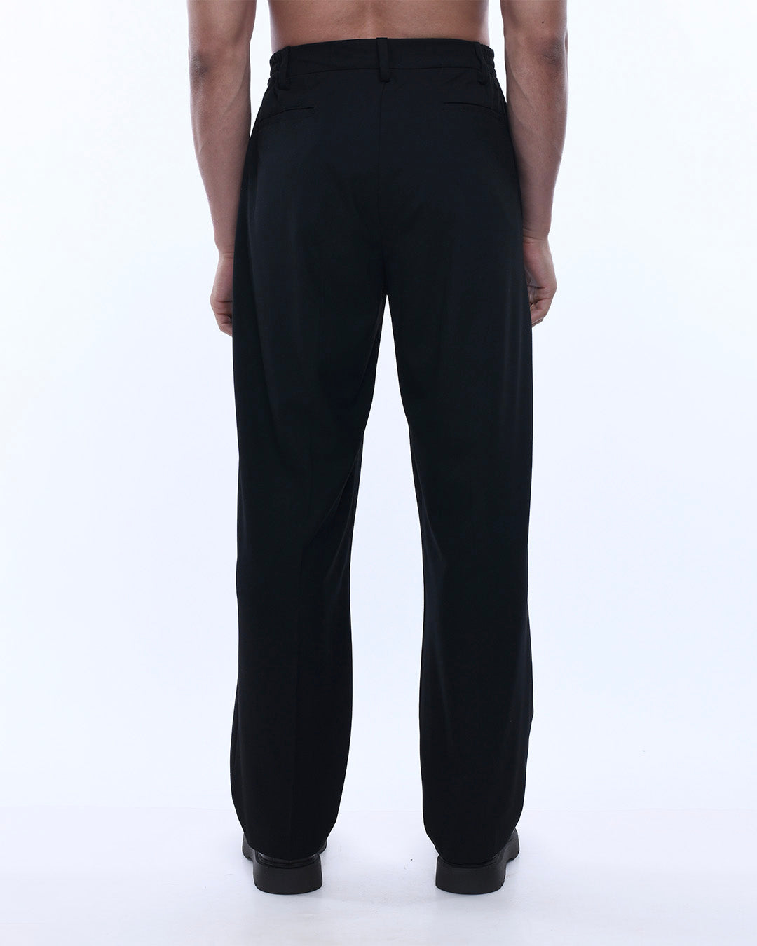 What are the Best Fabrics for Relaxed Fit Trousers? A Comprehensive Guide