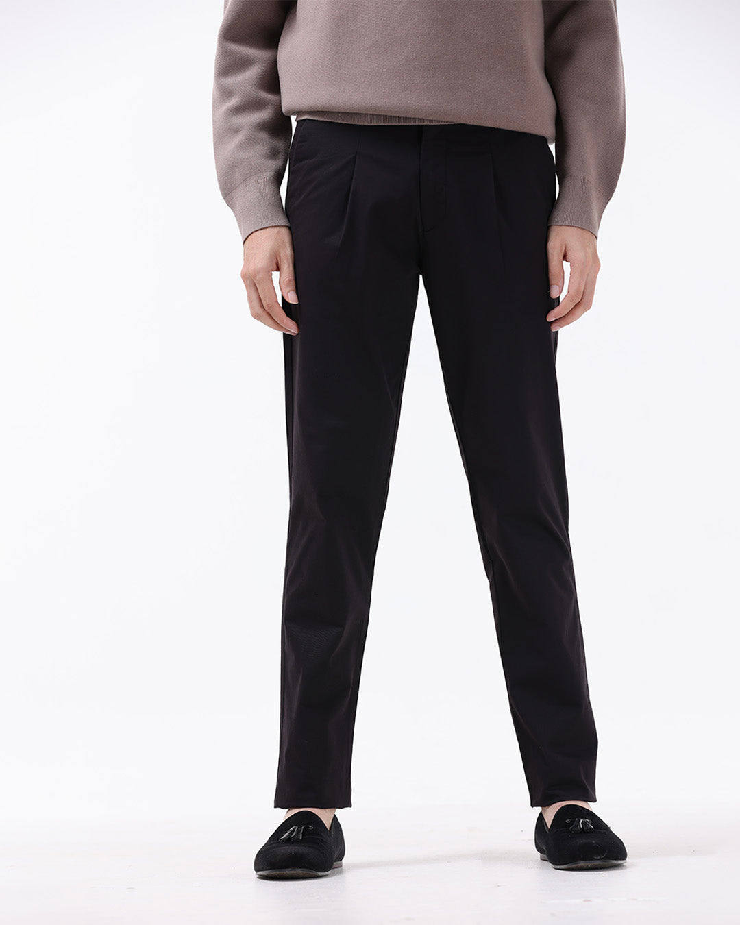 Essential Pleated Fine Twill Pants In Black