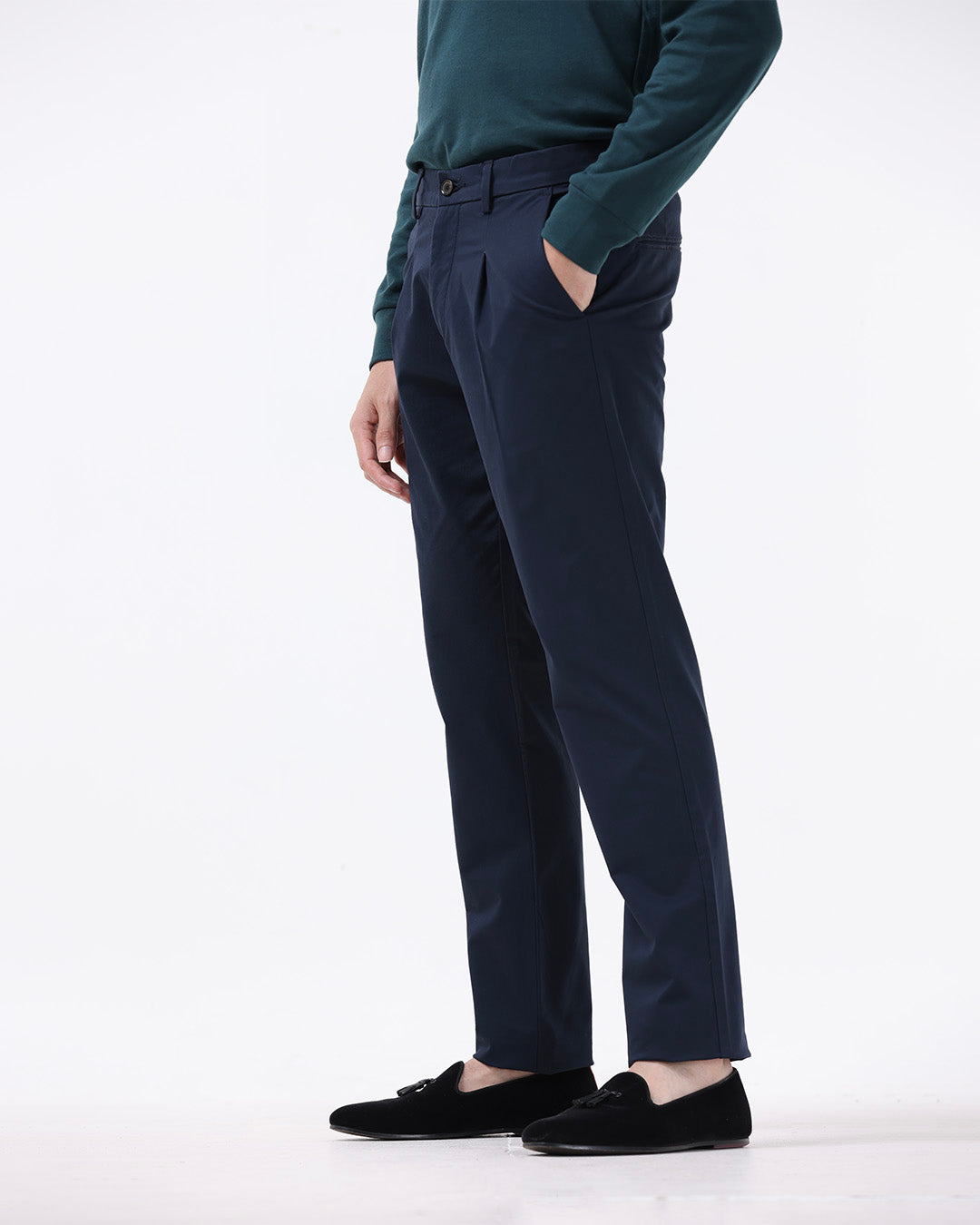 Essential Pleated Fine Twill Pants In Navy