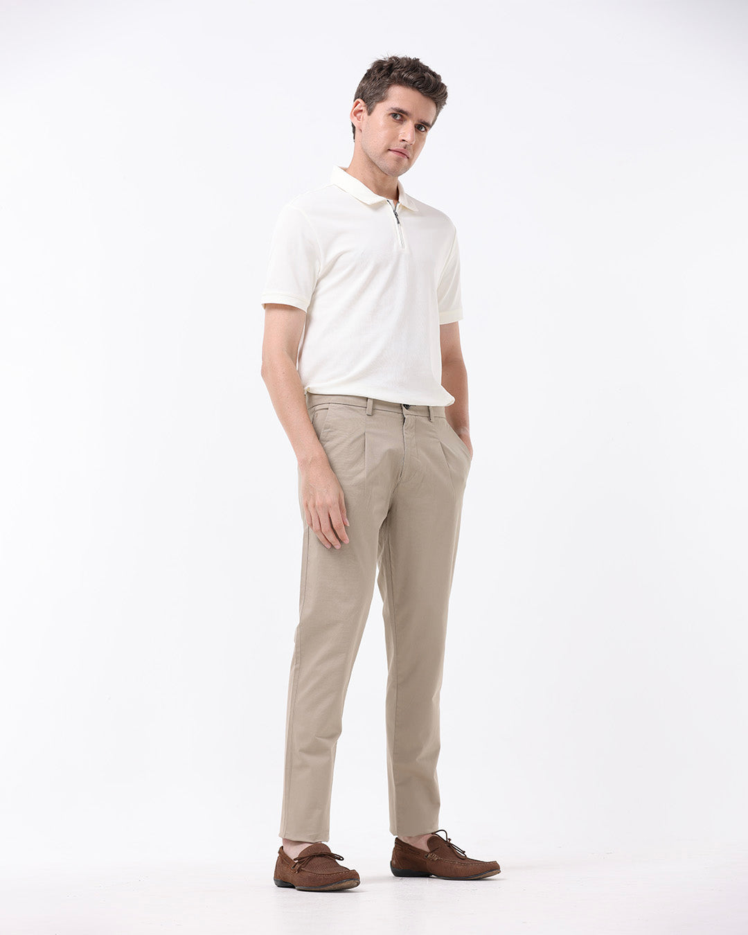 Essential Pleated Fine Twill Pants In Khaki