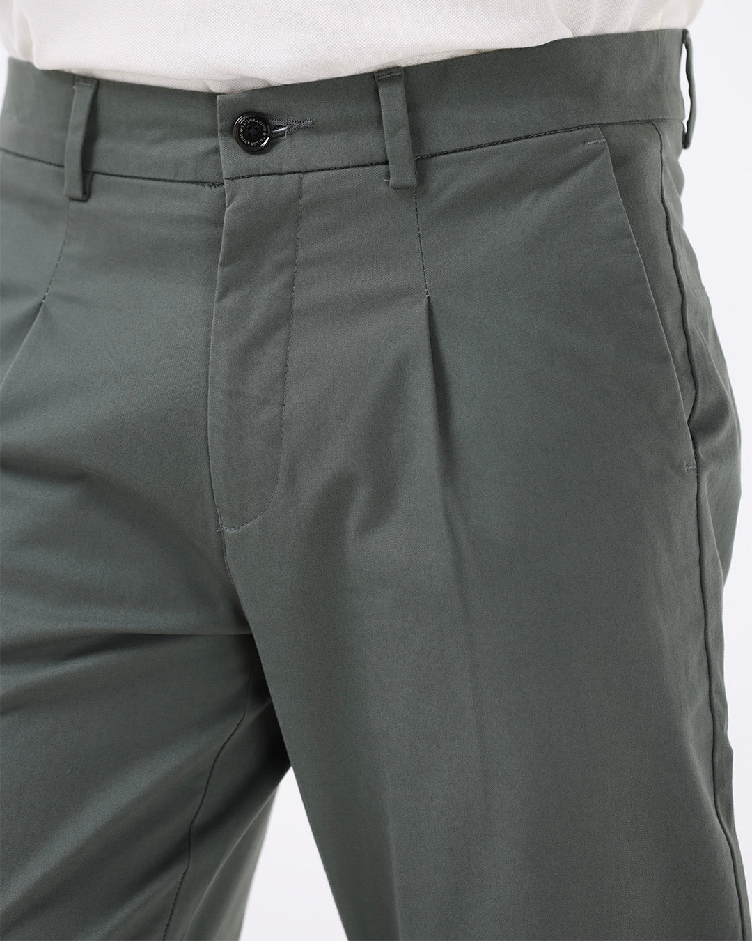 Essential Pleated Fine Twill Pants In Olive