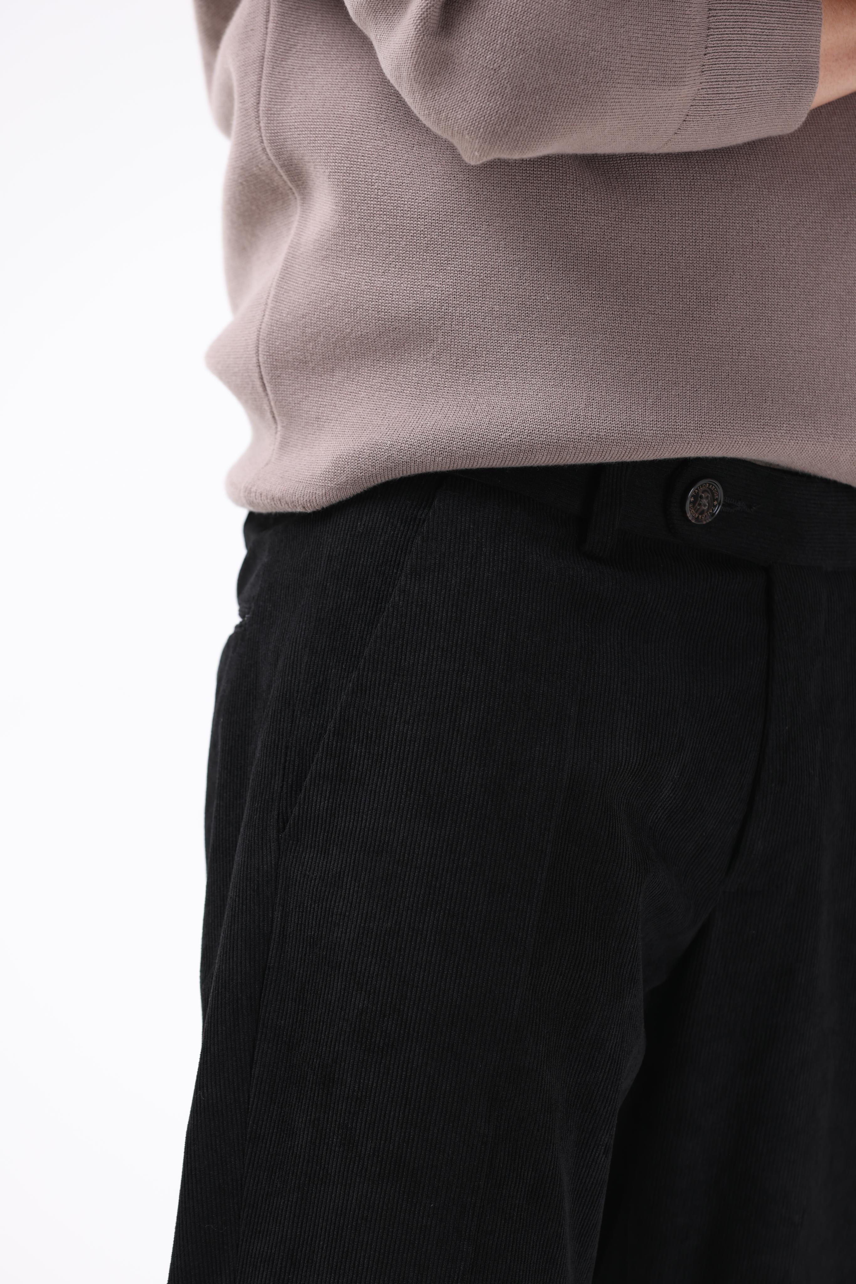 STATEMENT CORDUROY TROUSERS IN BLACK