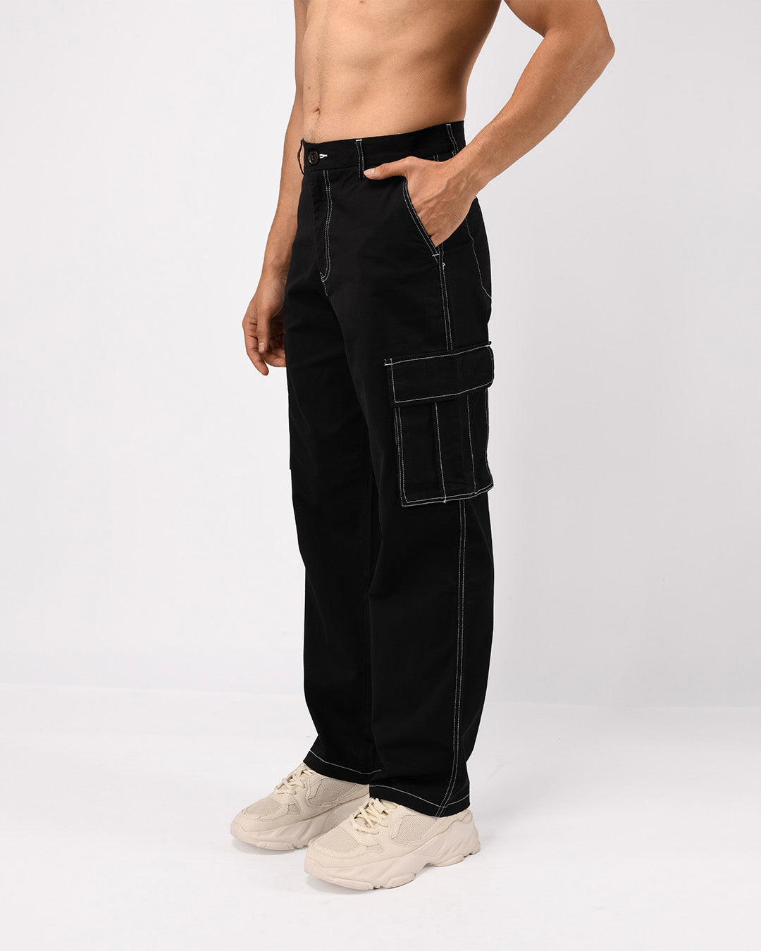 Contrast Stitch Relaxed Cargo Pants In Black