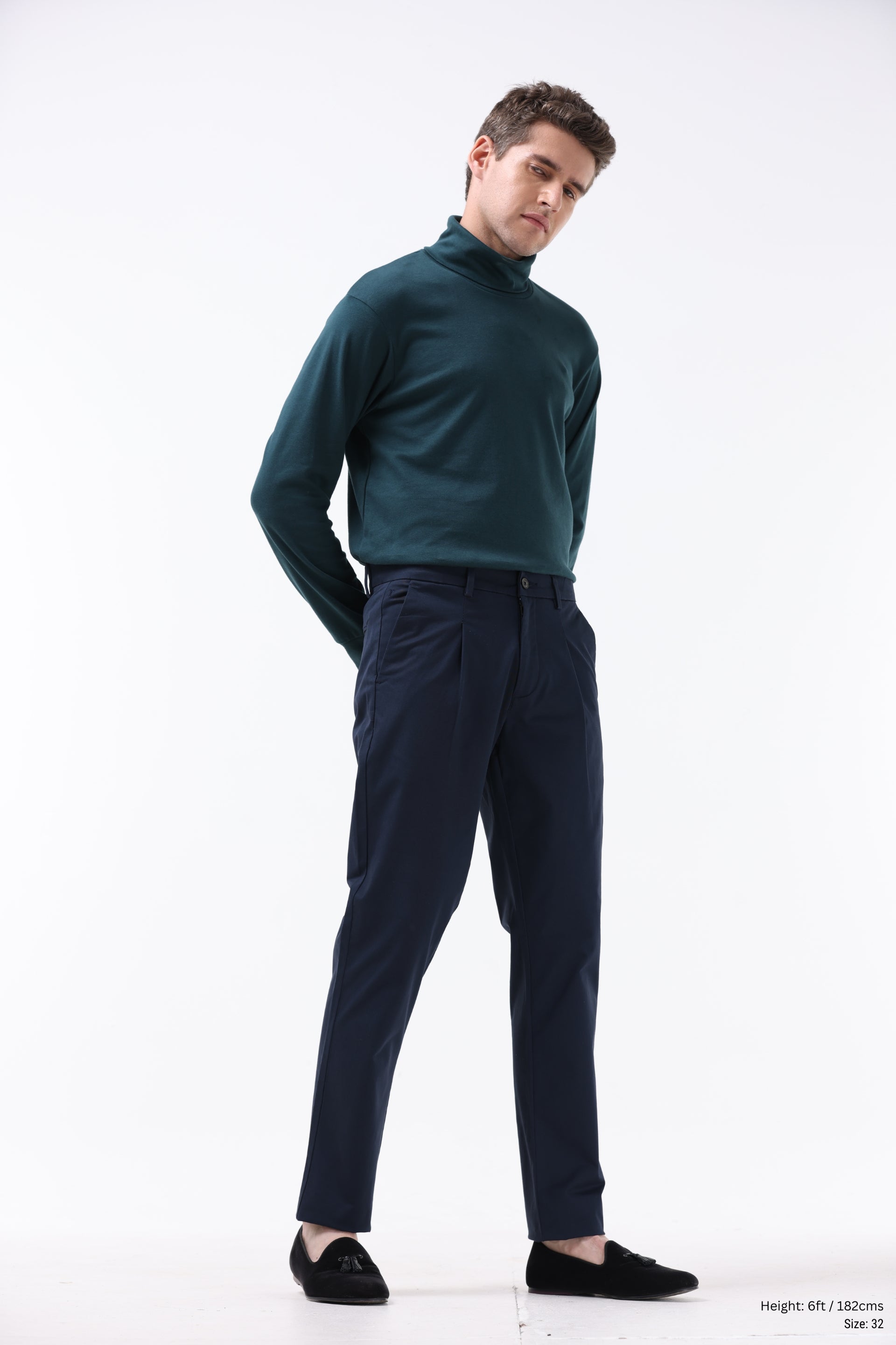 ESSENTIAL PLEATED FINE TWILL PANTS IN NAVY