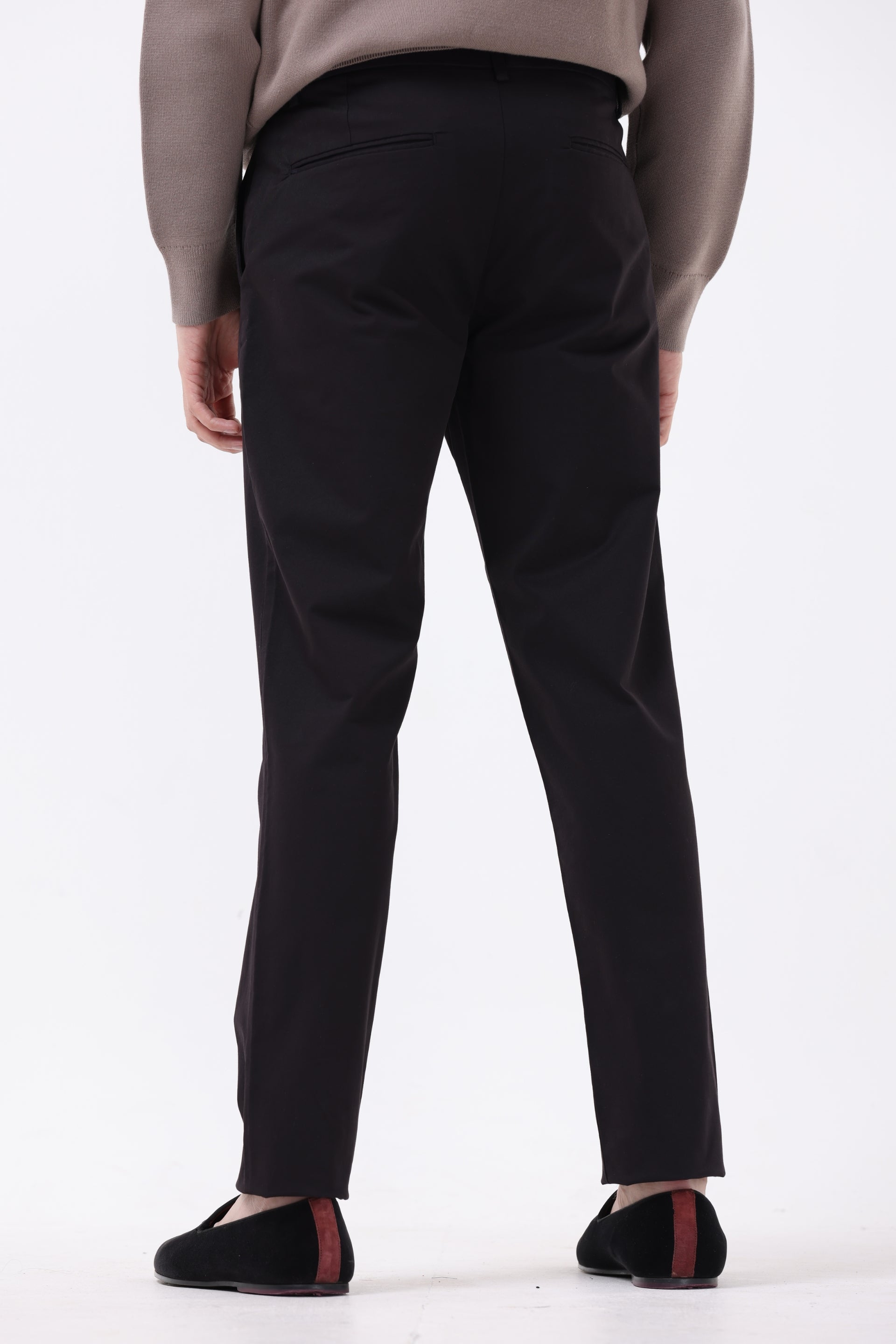 ESSENTIAL PLEATED FINE TWILL PANTS IN BLACK