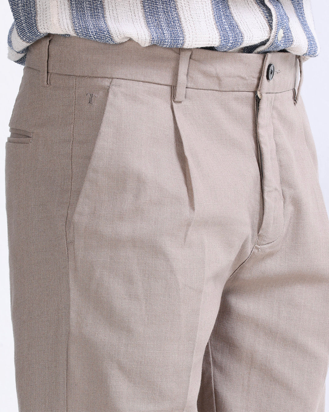 Raw Slub Pleated Trouser In Dust