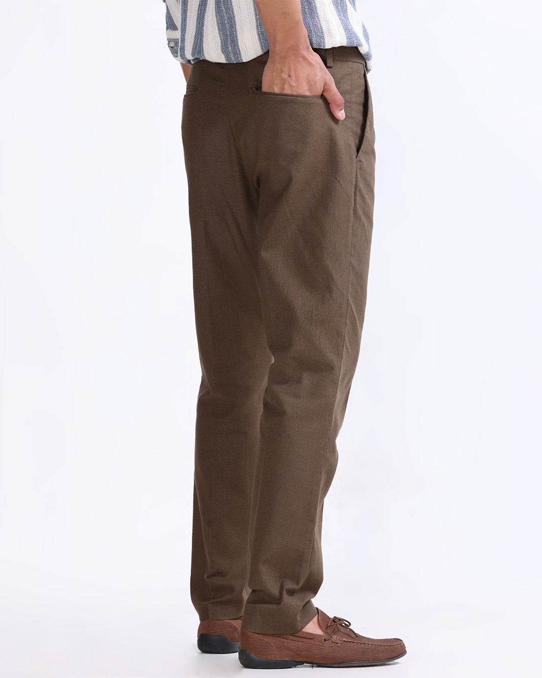 Raw Slub Pleated Trouser In Fur Brown