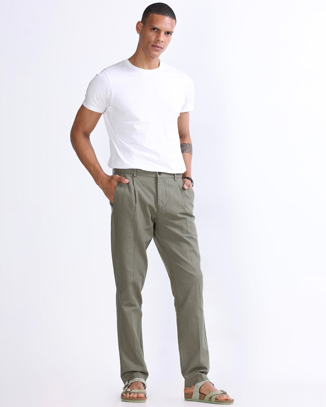 Raw Slub Pleated Trouser In Pine Olive