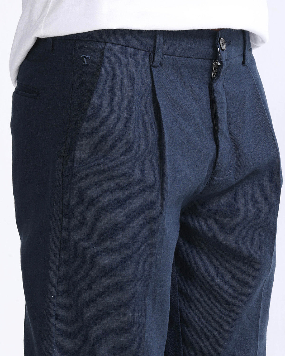 Raw Slub Pleated Trouser In Navy