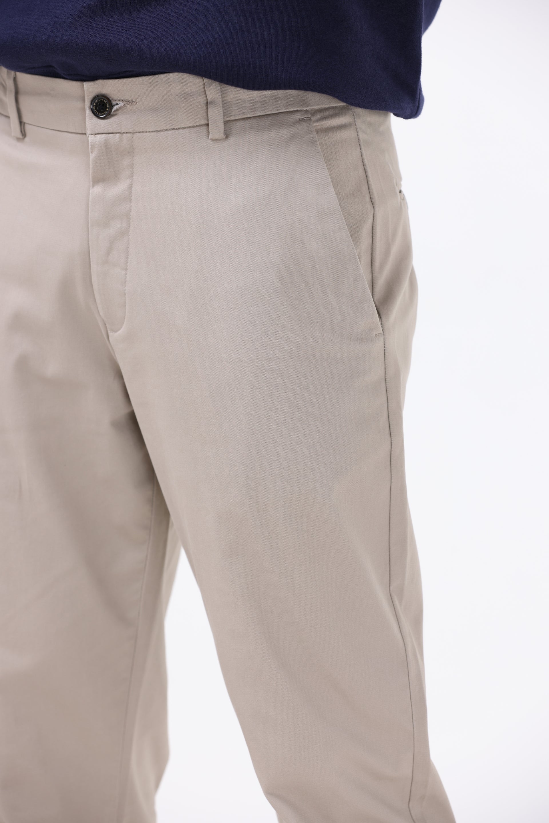 BROKEN SIGNATURE CHINOS IN BEIGE