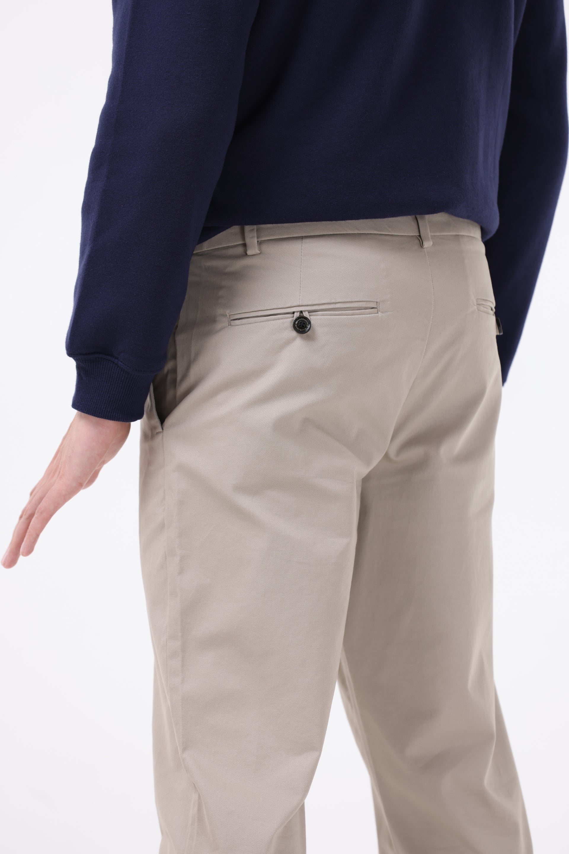 BROKEN SIGNATURE CHINOS IN BEIGE