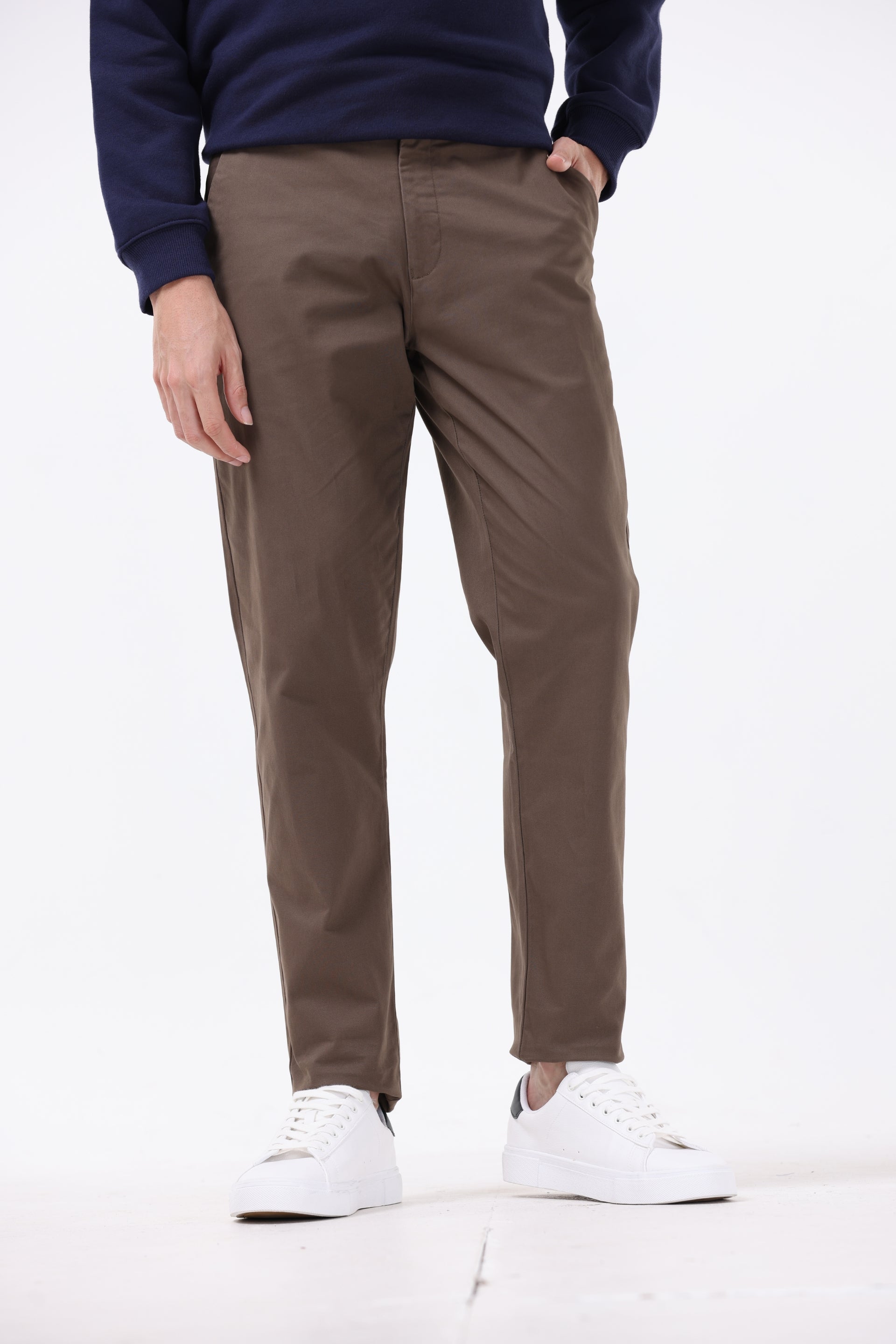 BROKEN SIGNATURE CHINOS IN COFFEE