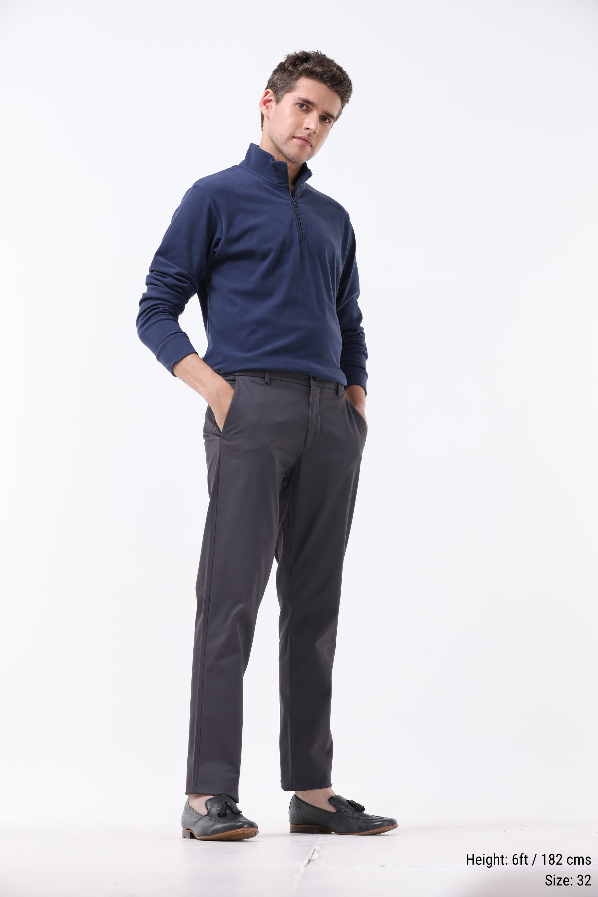 BROKEN SIGNATURE CHINOS IN DARK GREY