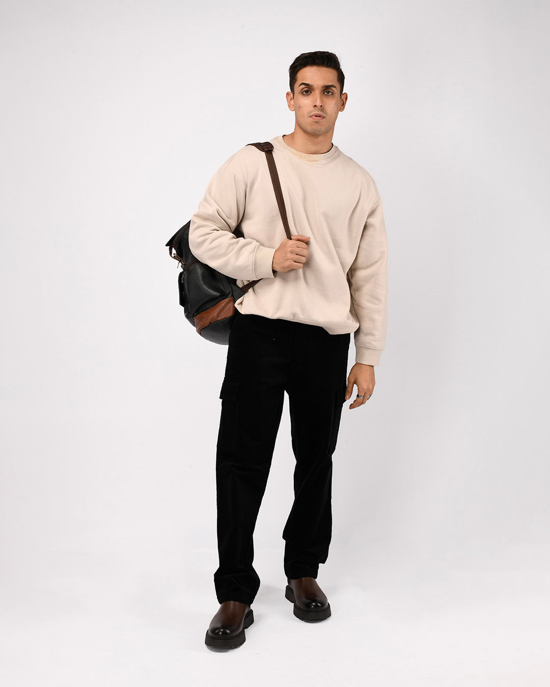 Soft Corduroy Relaxed Cargo Pants In Black