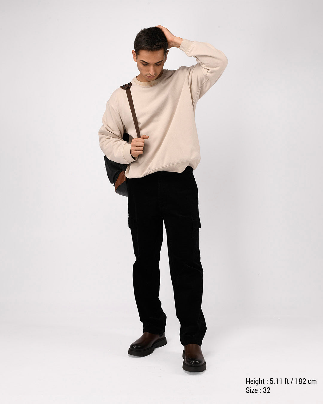 Soft Corduroy Relaxed Cargo Pants In Black