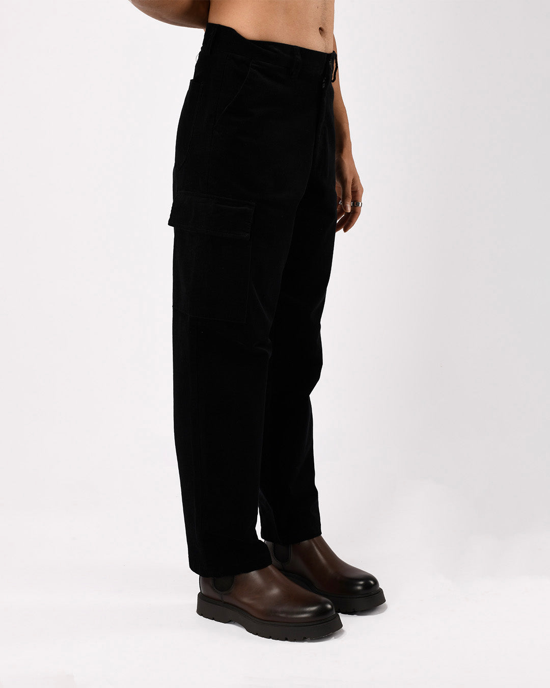 Soft Corduroy Relaxed Cargo Pants In Black