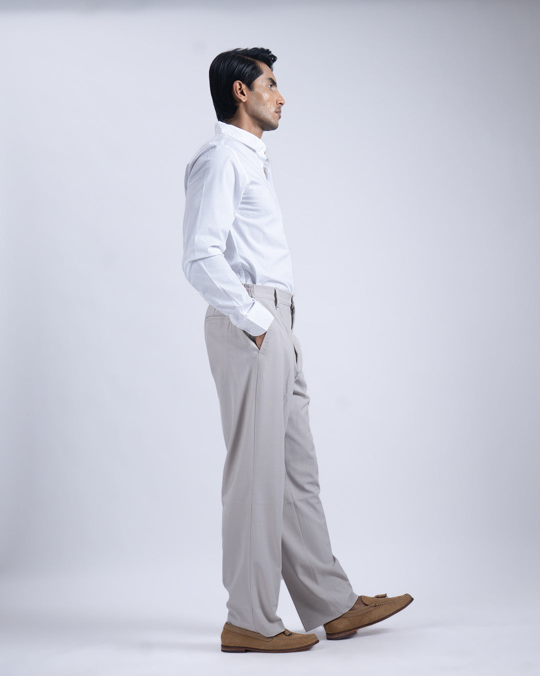 Soft Iron Flexi Relaxed Trouser In Cream