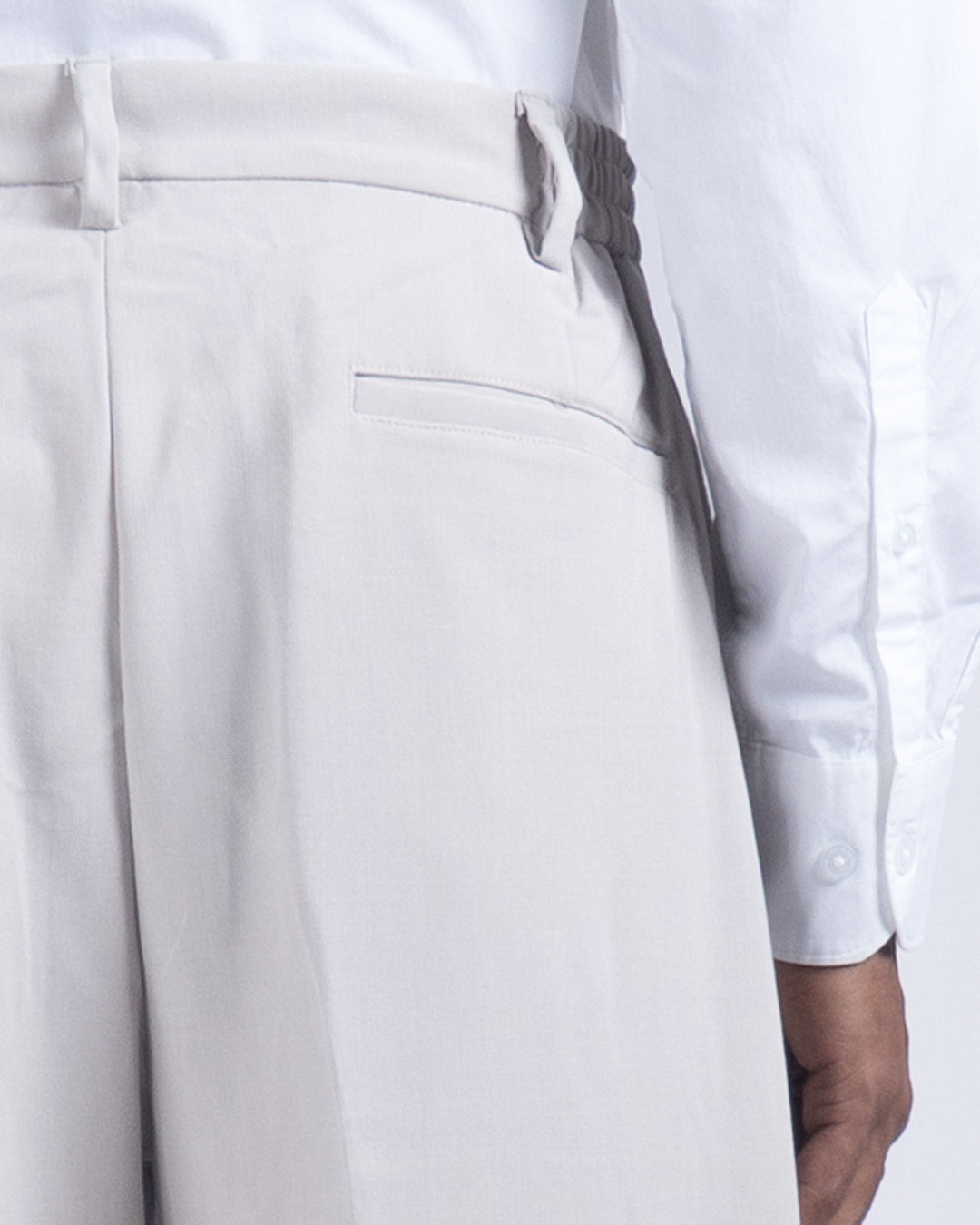 Soft Iron Flexi Relaxed Trouser In Cream