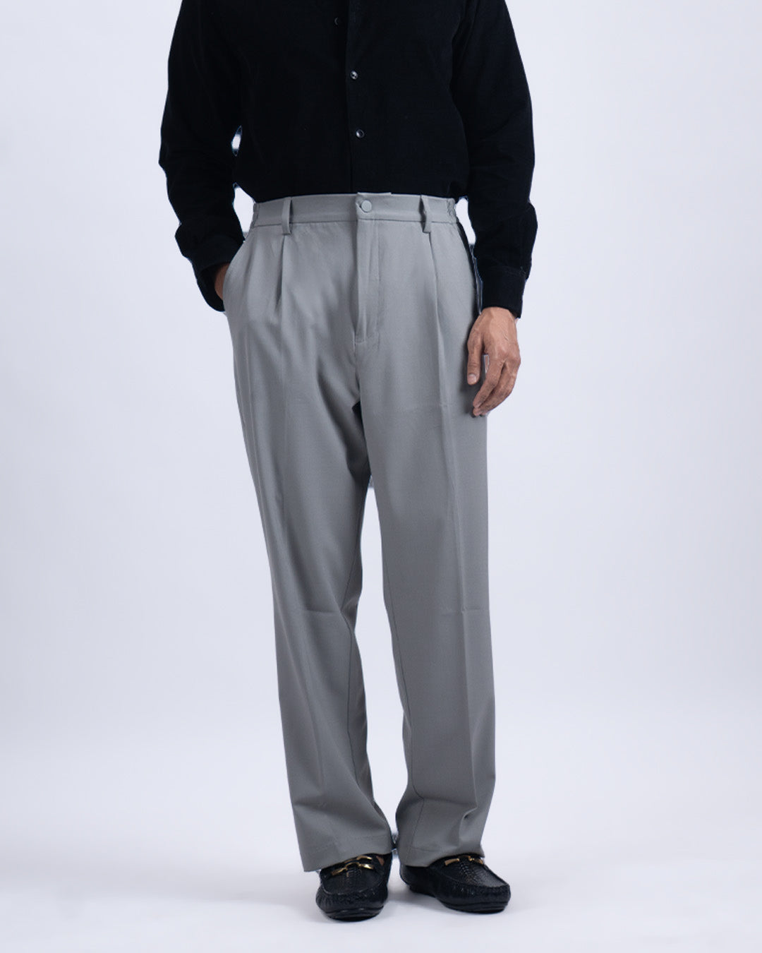 Soft Iron Flexi Relaxed Trouser In Light Grey