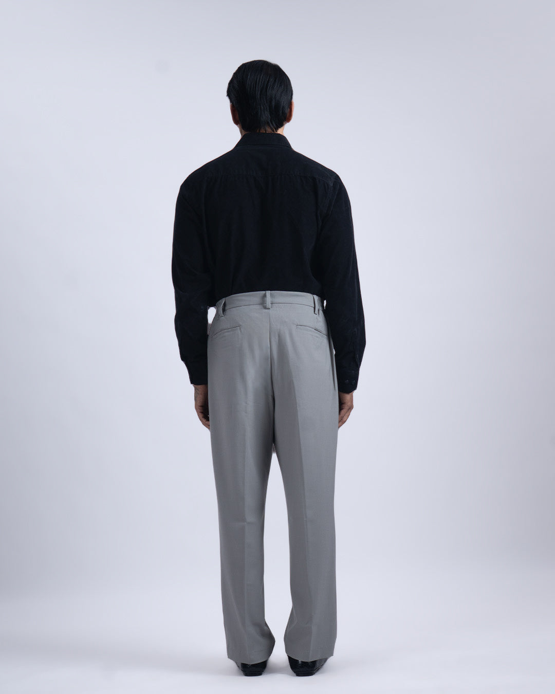 Soft Iron Flexi Relaxed Trouser In Light Grey