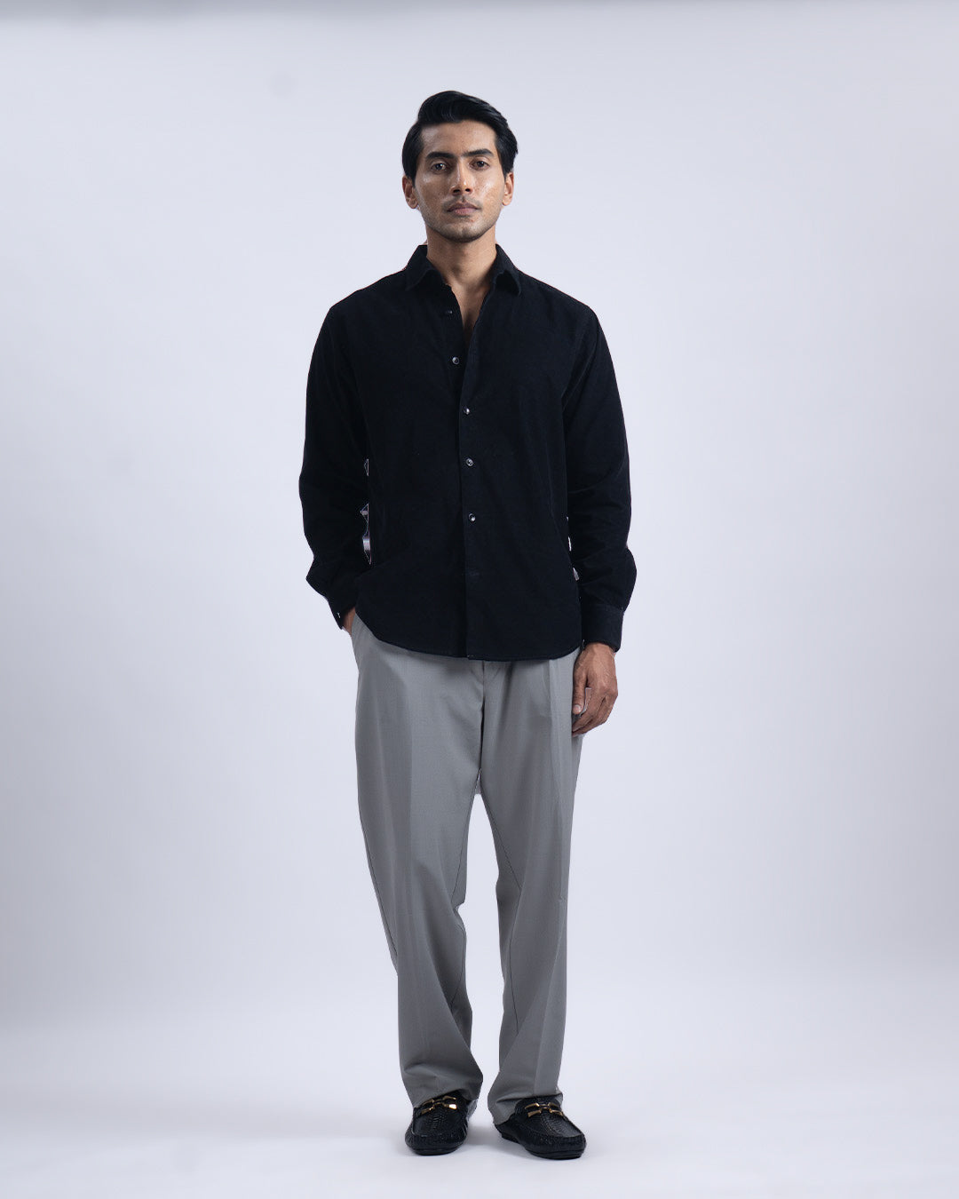 Soft Iron Flexi Relaxed Trouser In Light Grey