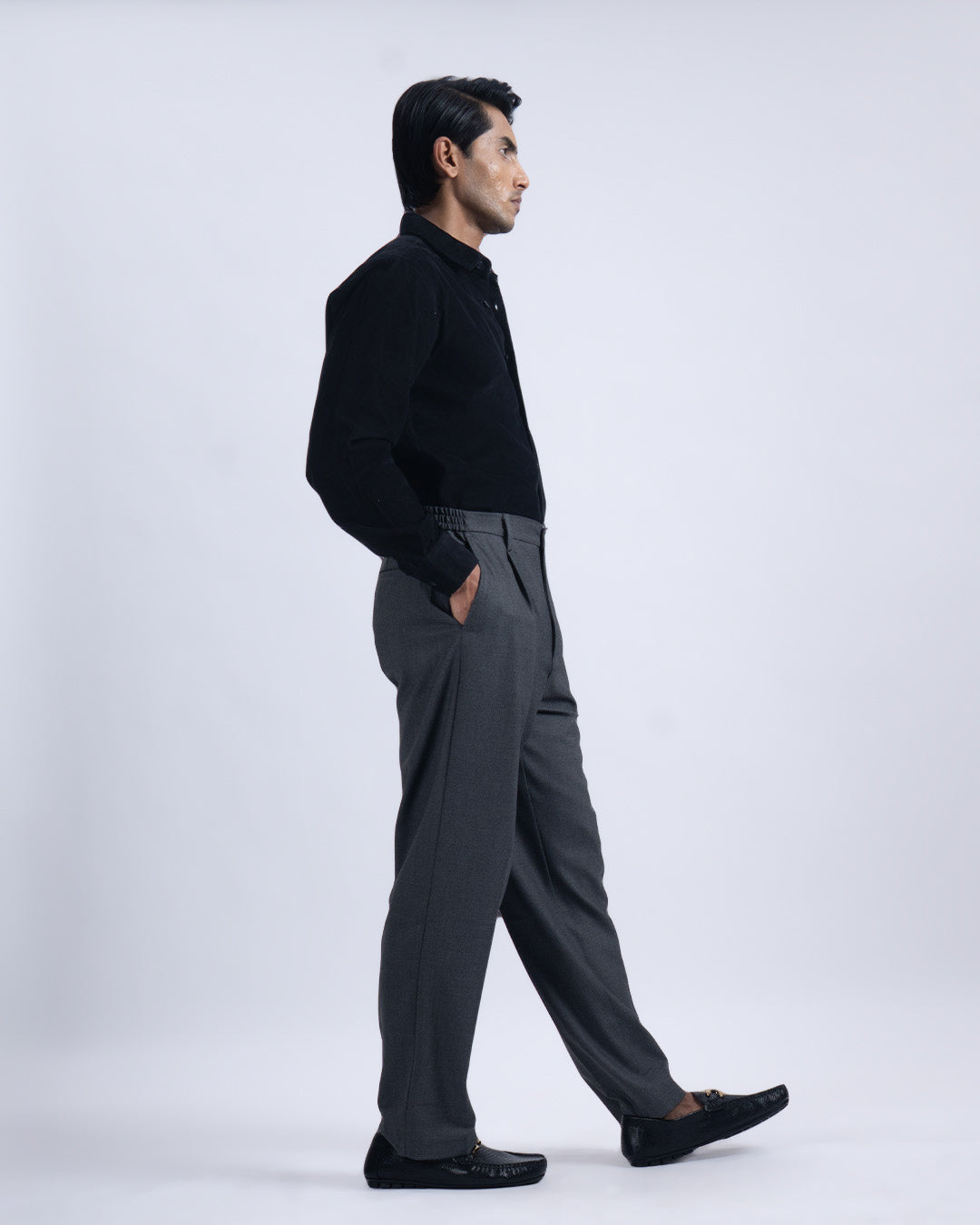 Soft Iron Flexi Relaxed Trouser In Grey