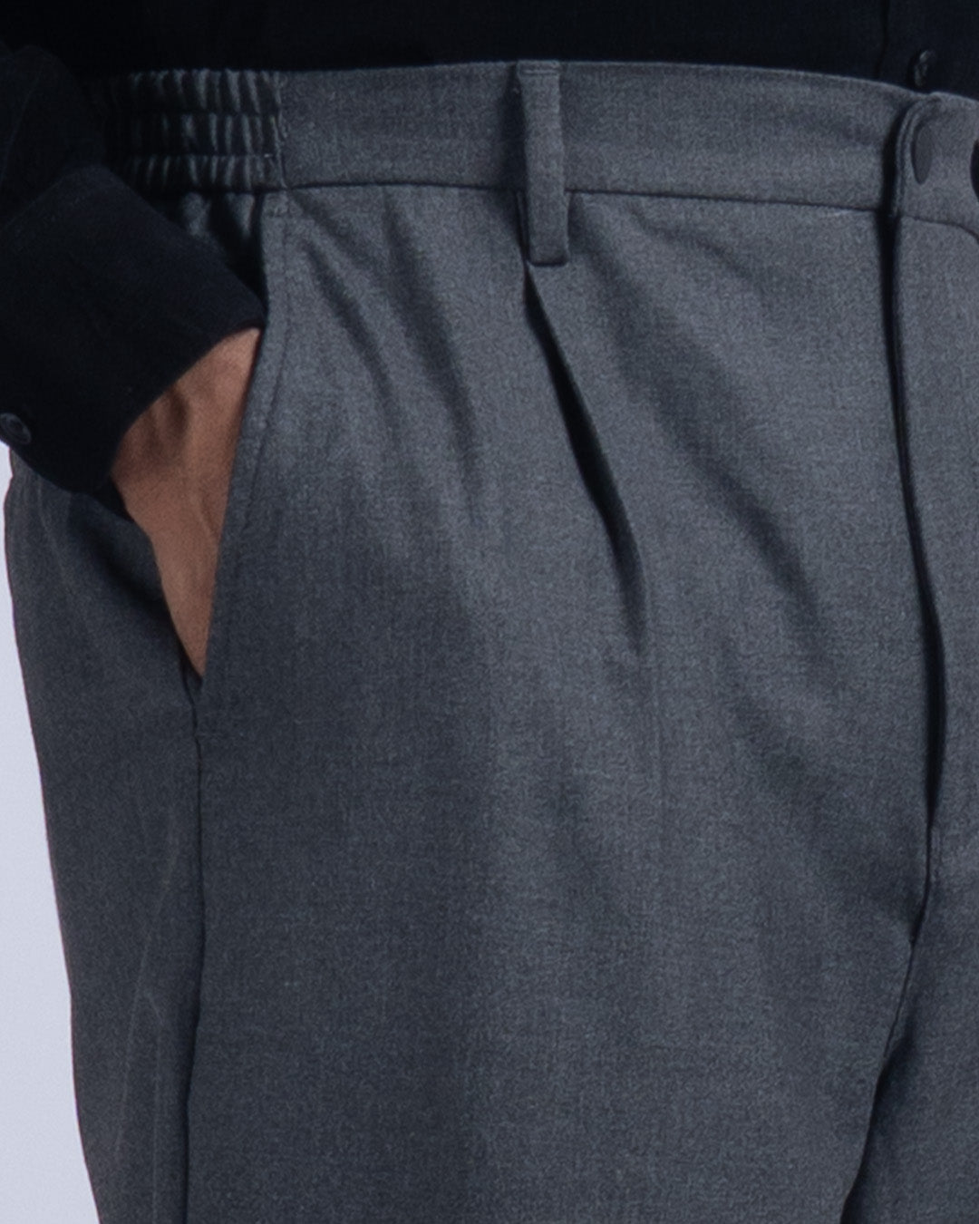 Soft Iron Flexi Relaxed Trouser In Grey