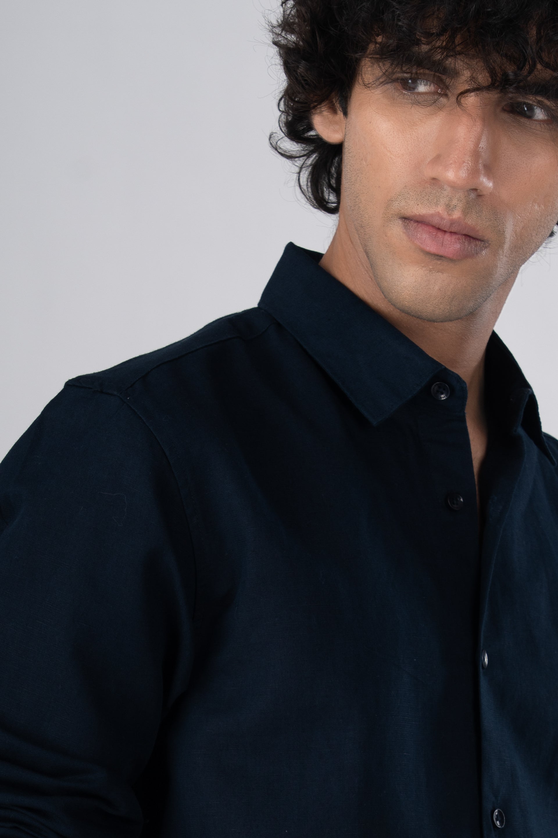 Classic Fused Linen Shirt In Navy Blue