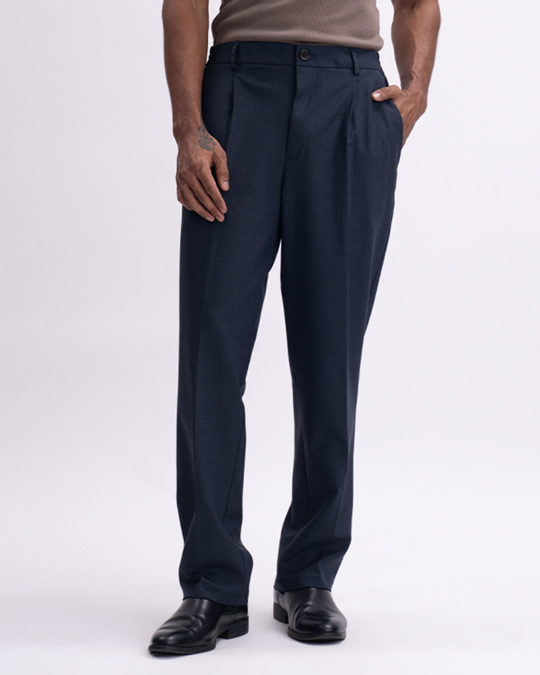 Easy Iron Flexi Relaxed Trouser In Navy
