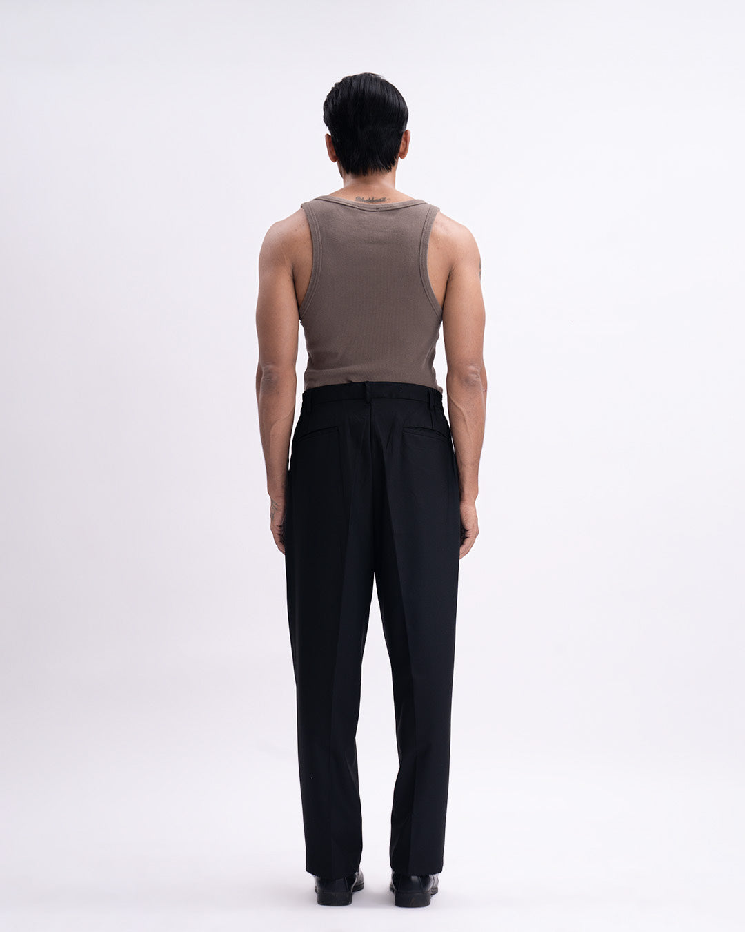 Easy Iron Flexi Relaxed Trouser In Black