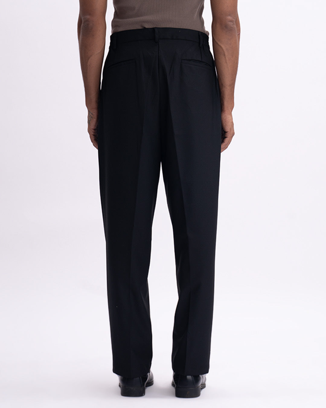 Easy Iron Flexi Relaxed Trouser In Black