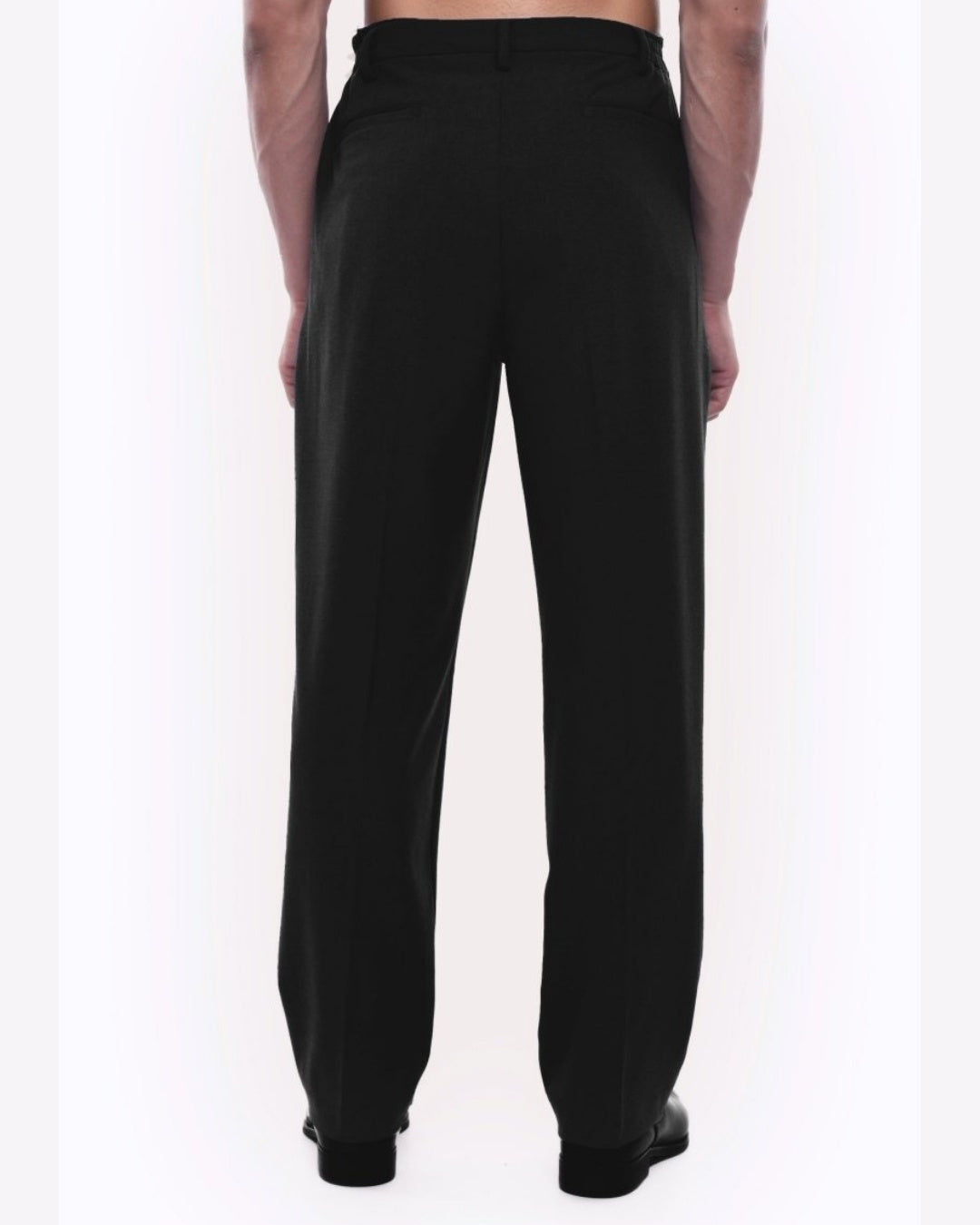 Easy Iron Flexi Relaxed Trouser In Black