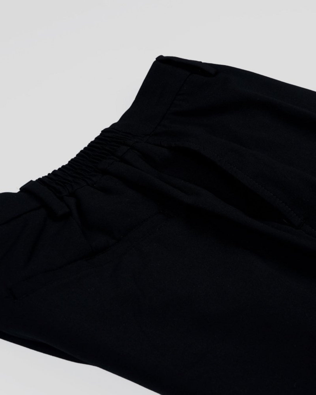 Easy Iron Flexi Relaxed Trouser In Black