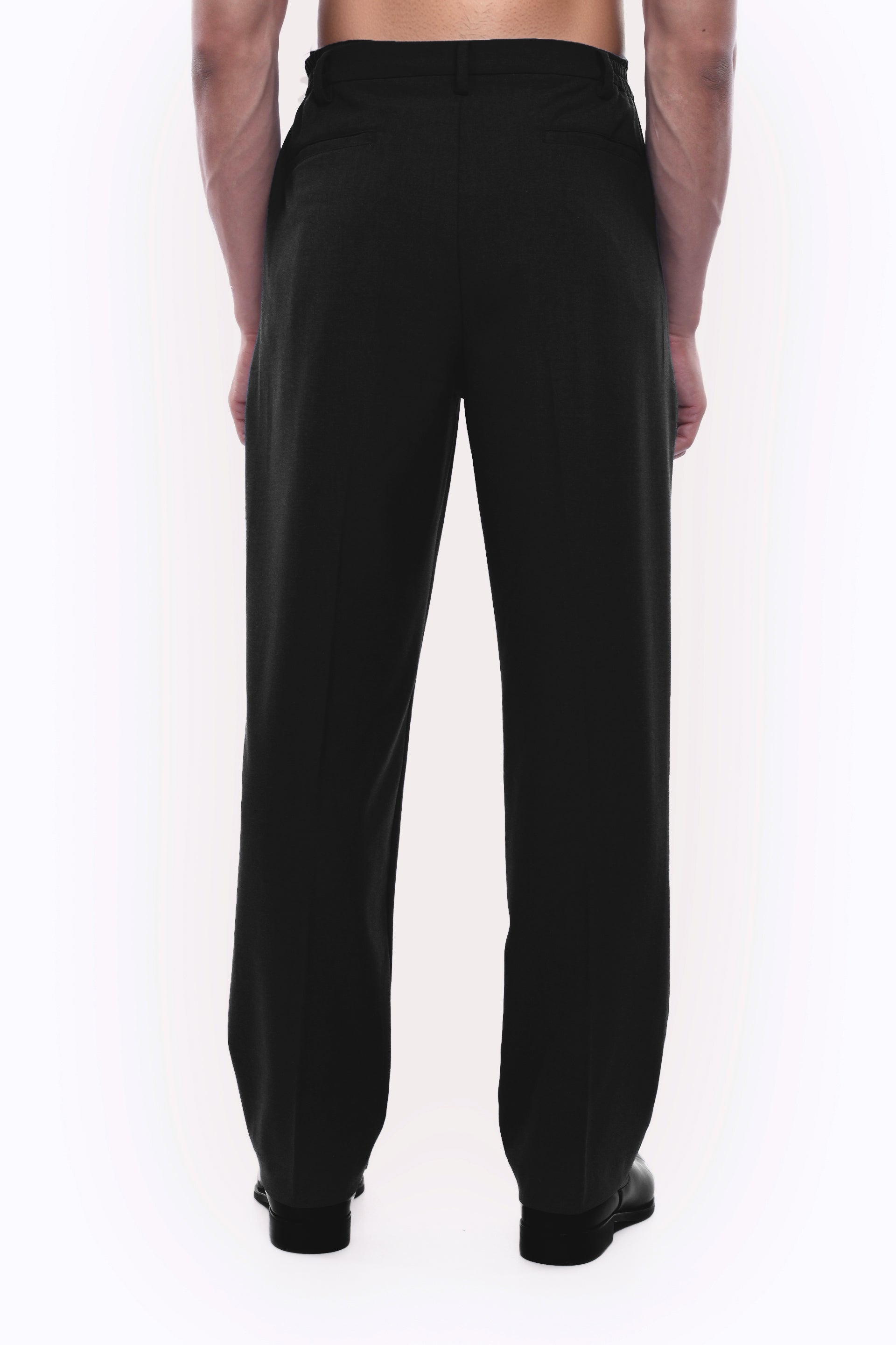 Easy Iron Flexi Relaxed Trouser In Black