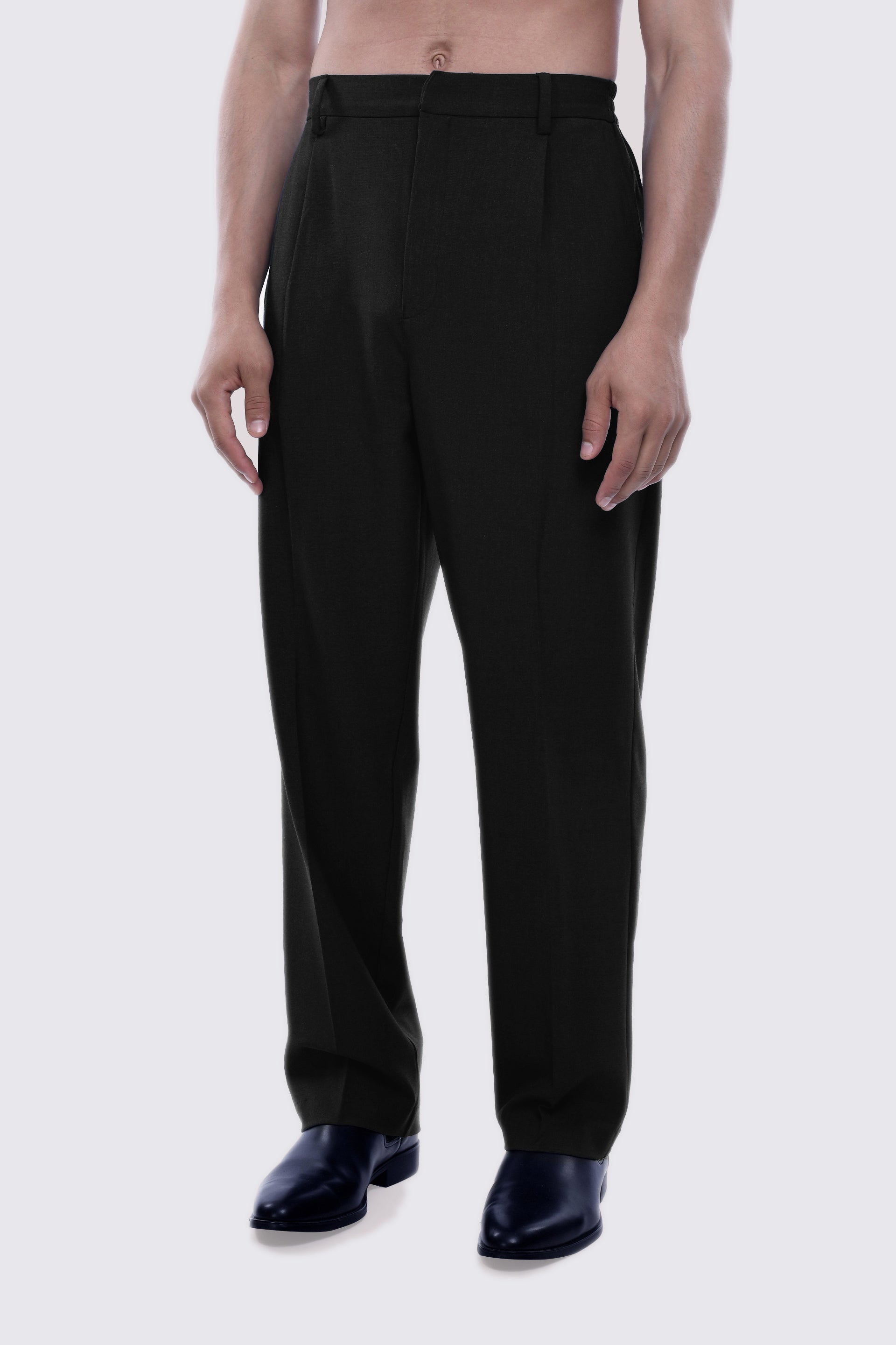 EASY IRON RELAXED TROUSERS IN BLACK