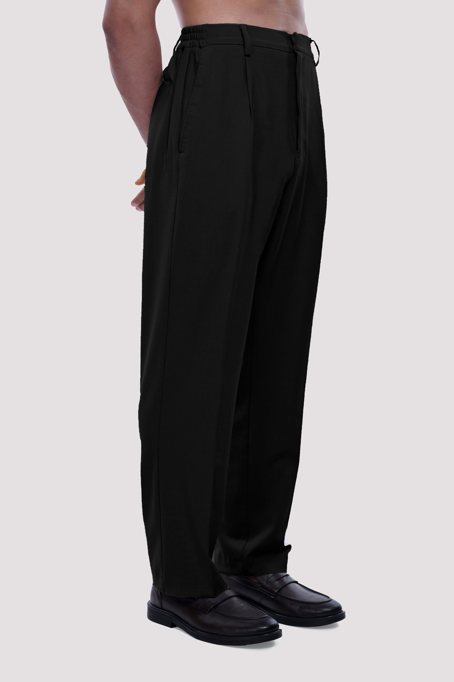 Easy Iron Flexi Relaxed Trouser In Black