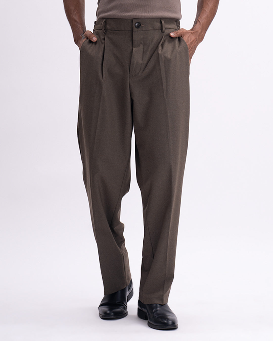 Easy Iron Flexi Relaxed Trouser In Brown