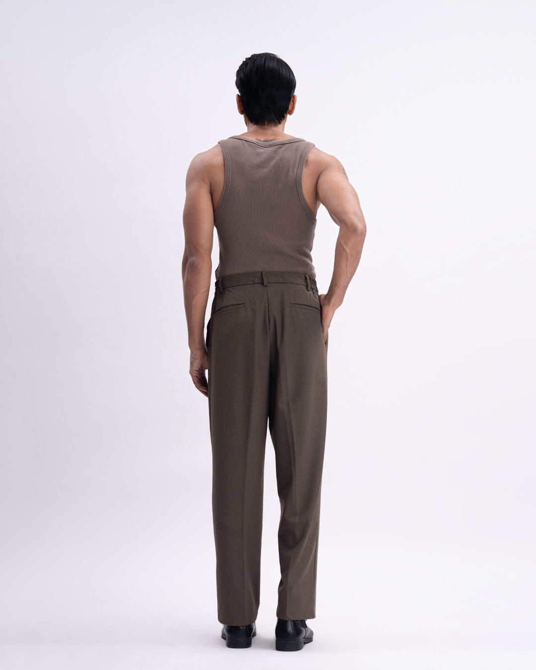 Easy Iron Flexi Relaxed Trouser In Brown