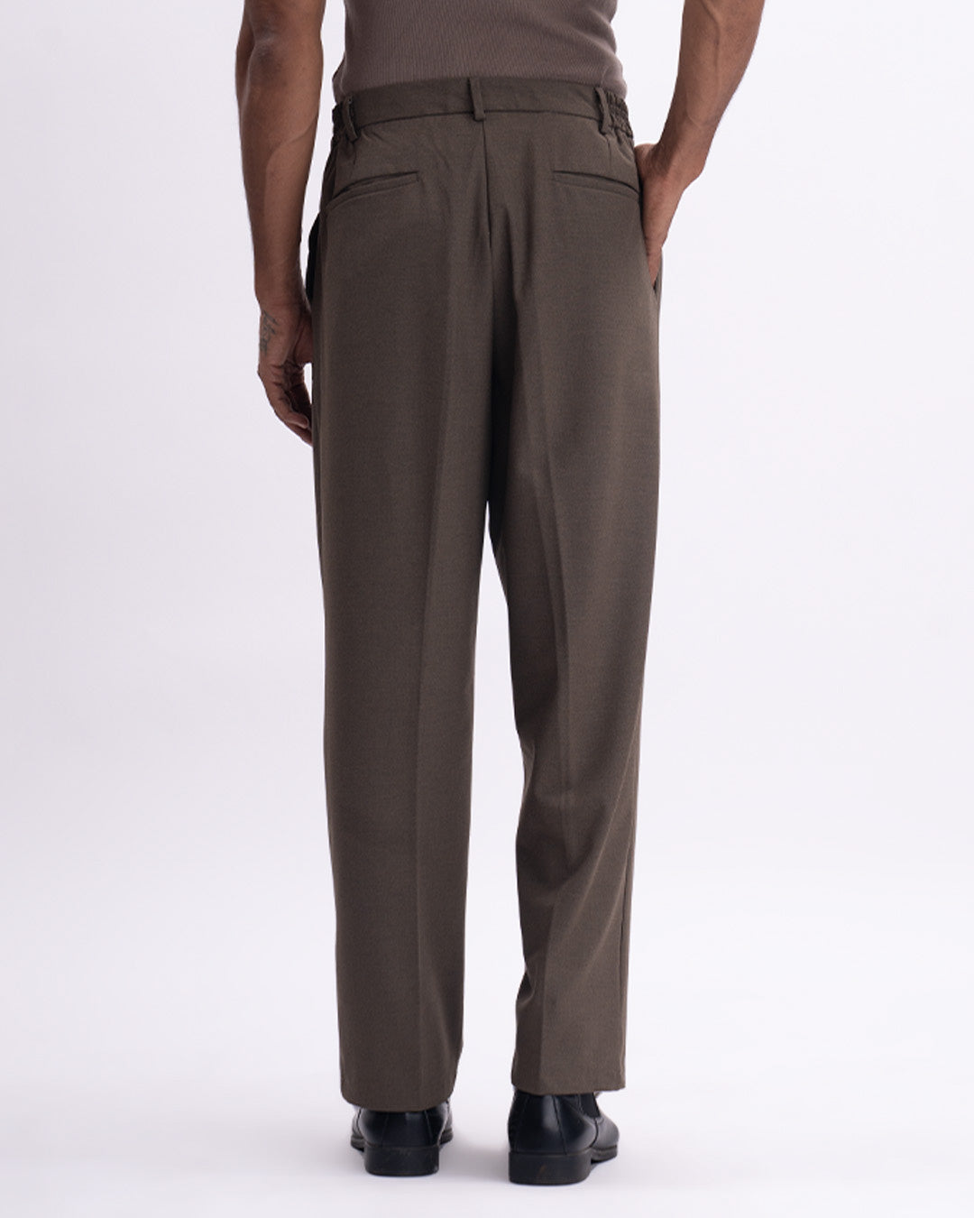 Easy Iron Flexi Relaxed Trouser In Brown