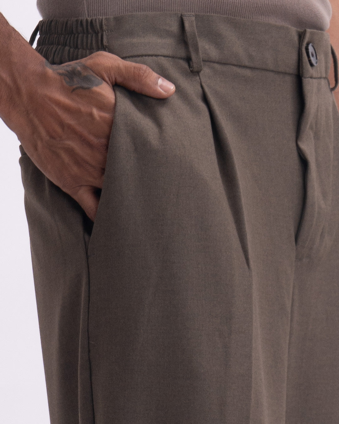 Easy Iron Flexi Relaxed Trouser In Brown