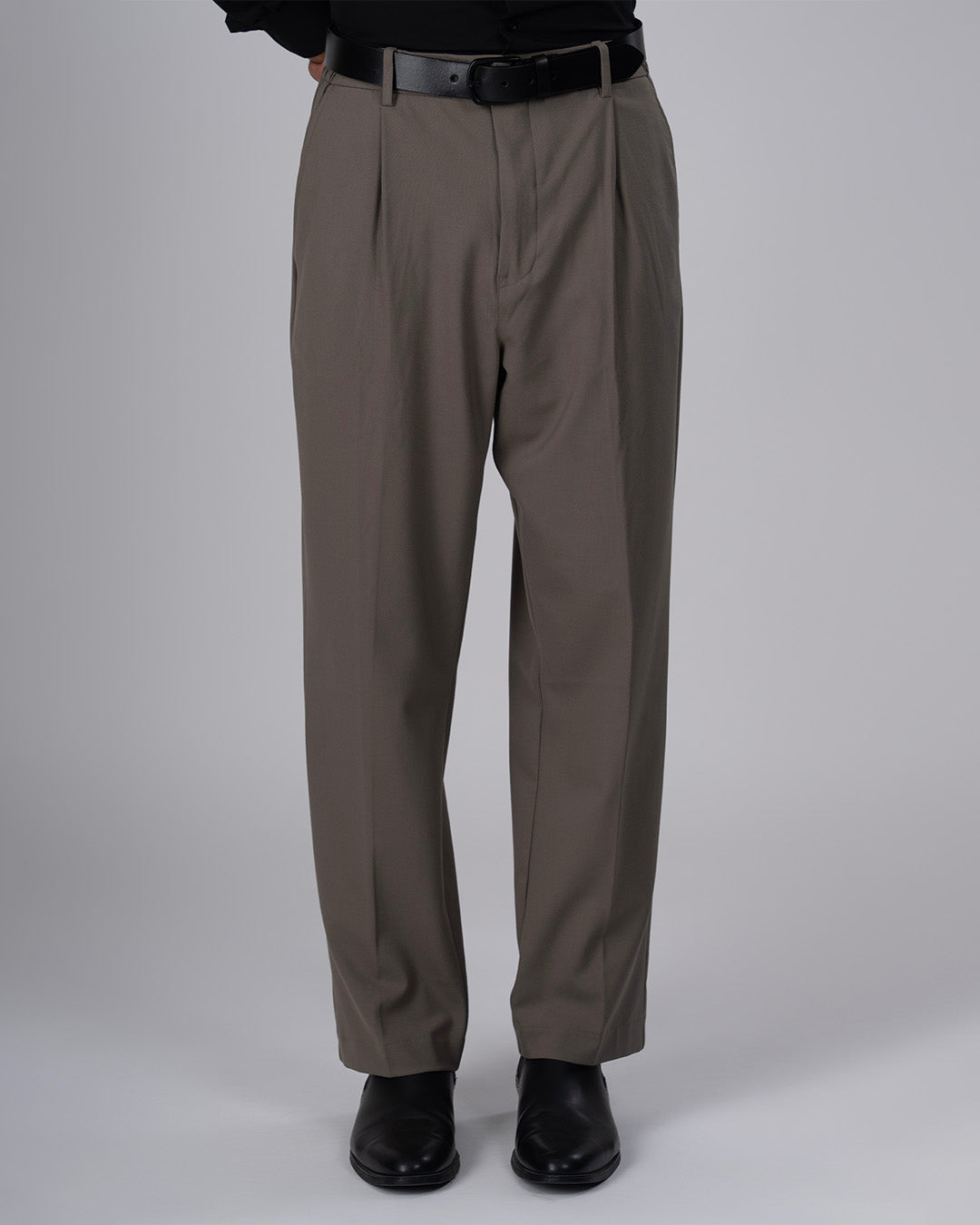 Easy Iron Flexi Relaxed Trouser In Beige