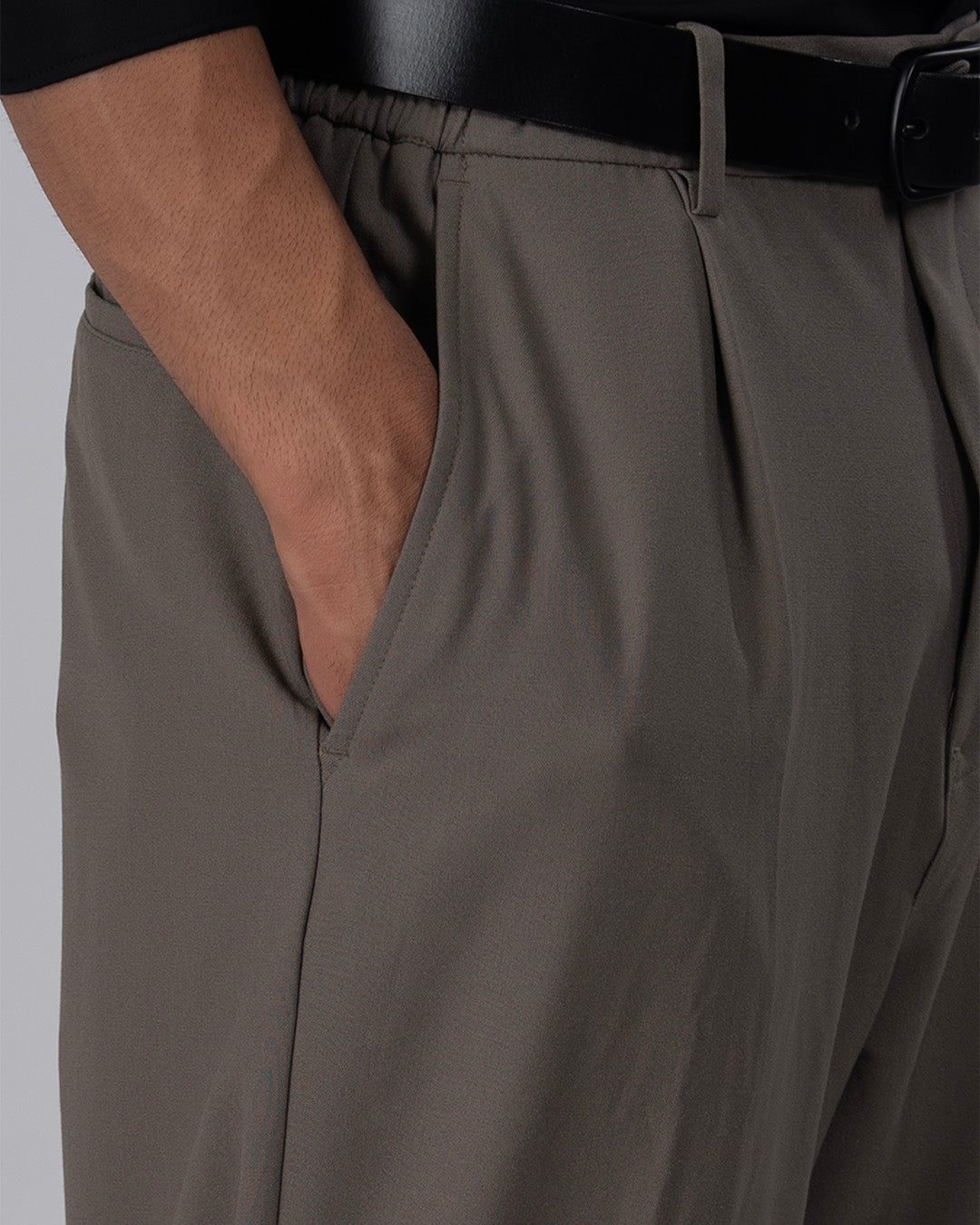 Easy Iron Flexi Relaxed Trouser In Beige